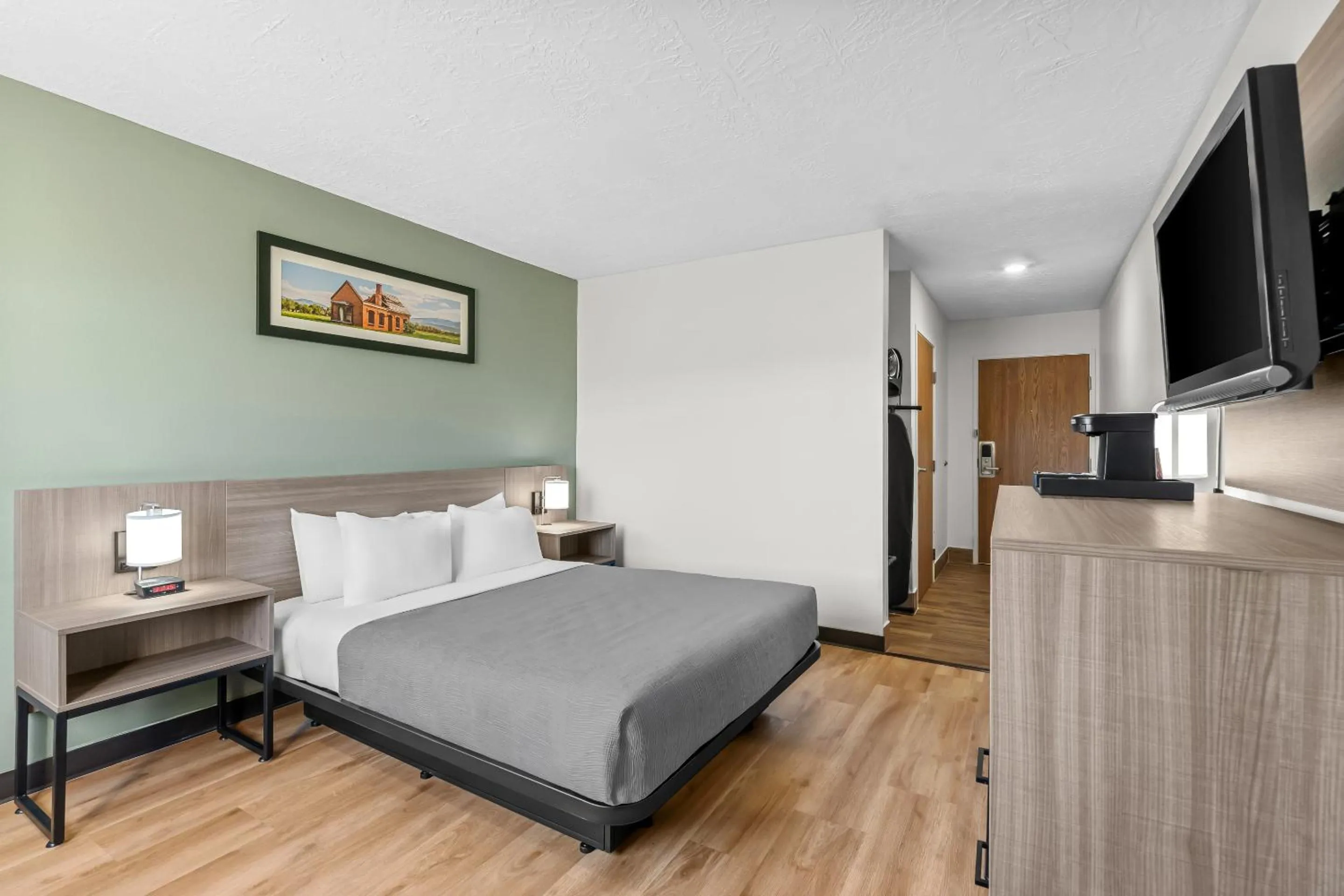 Bed in Quality Inn Beaver I-15