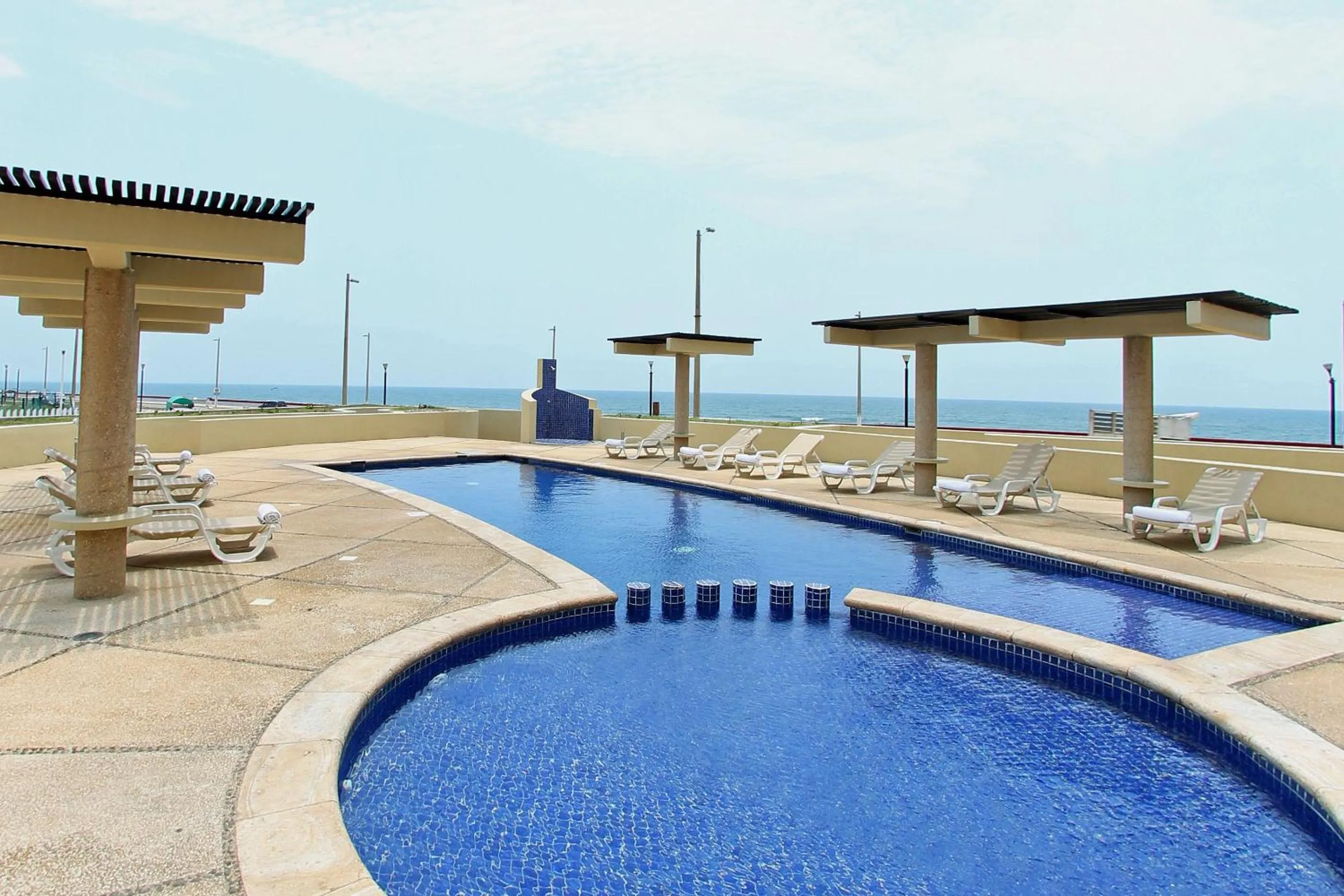 Swimming pool in Fiesta Inn Coatzacoalcos