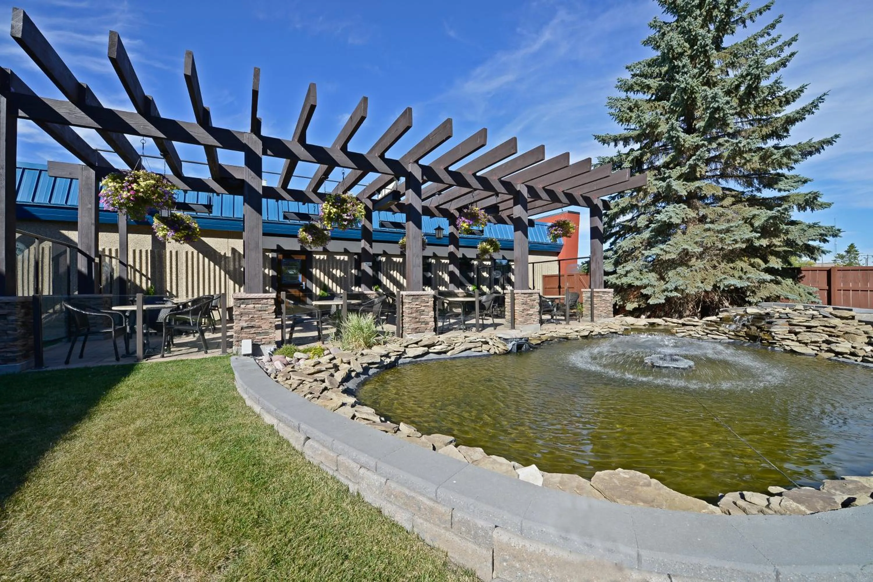 Patio in Best Western Wayside Inn