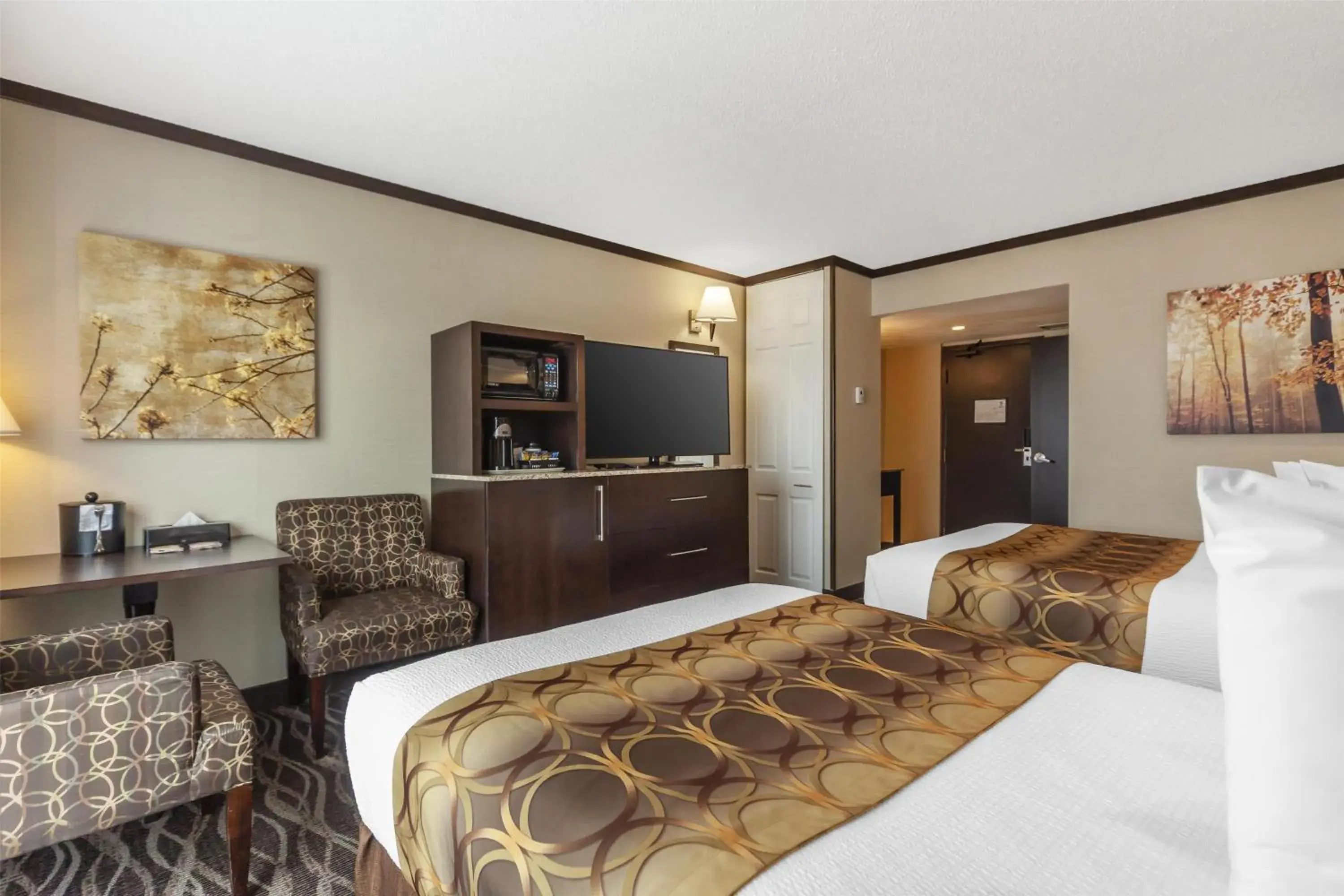 Double Room with Two Double Beds in Best Western Wayside Inn Double Room with Two Double Beds in Best Western Wayside Inn