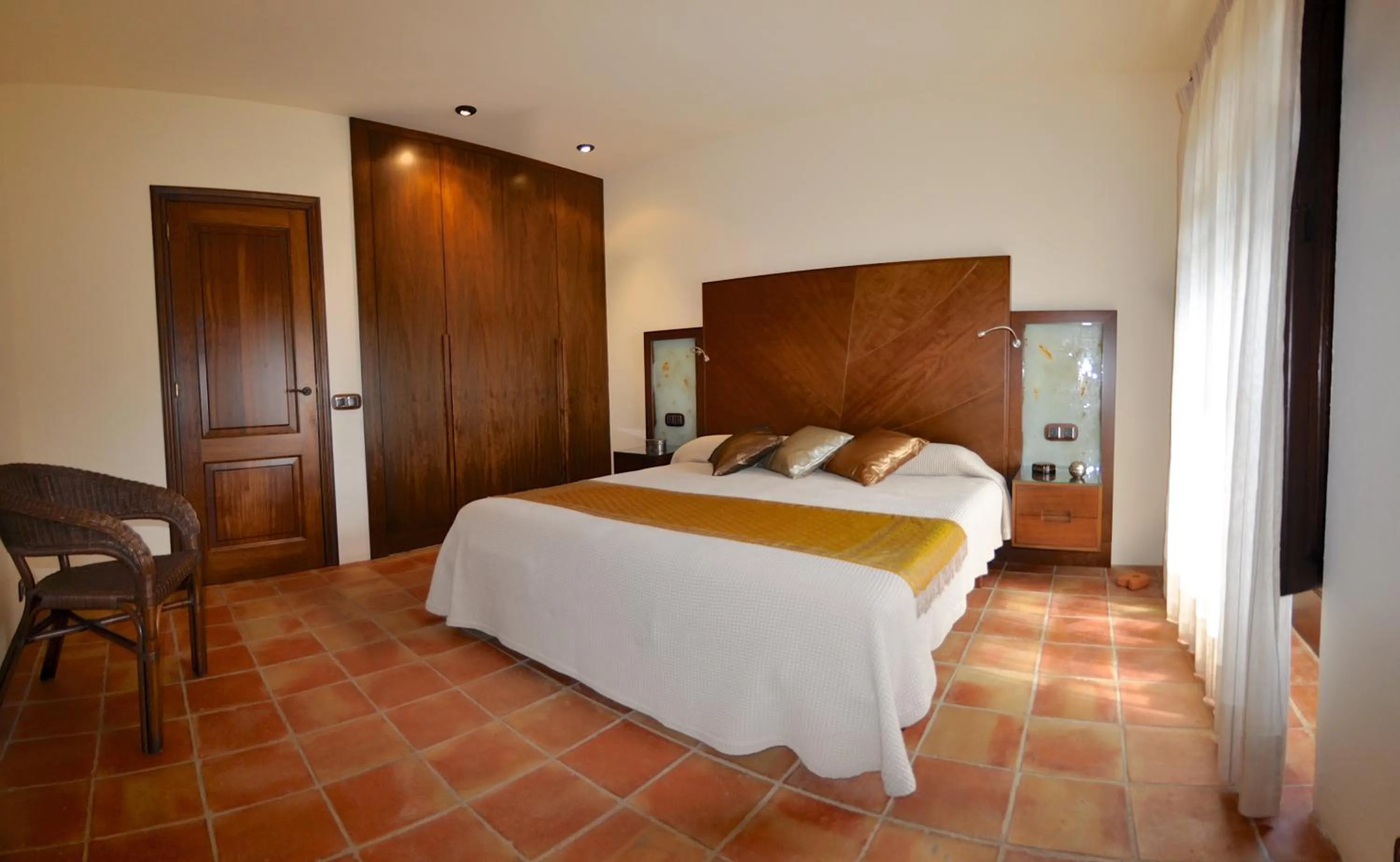 Photo of the whole room, Bed in Petit CostaBravaSi