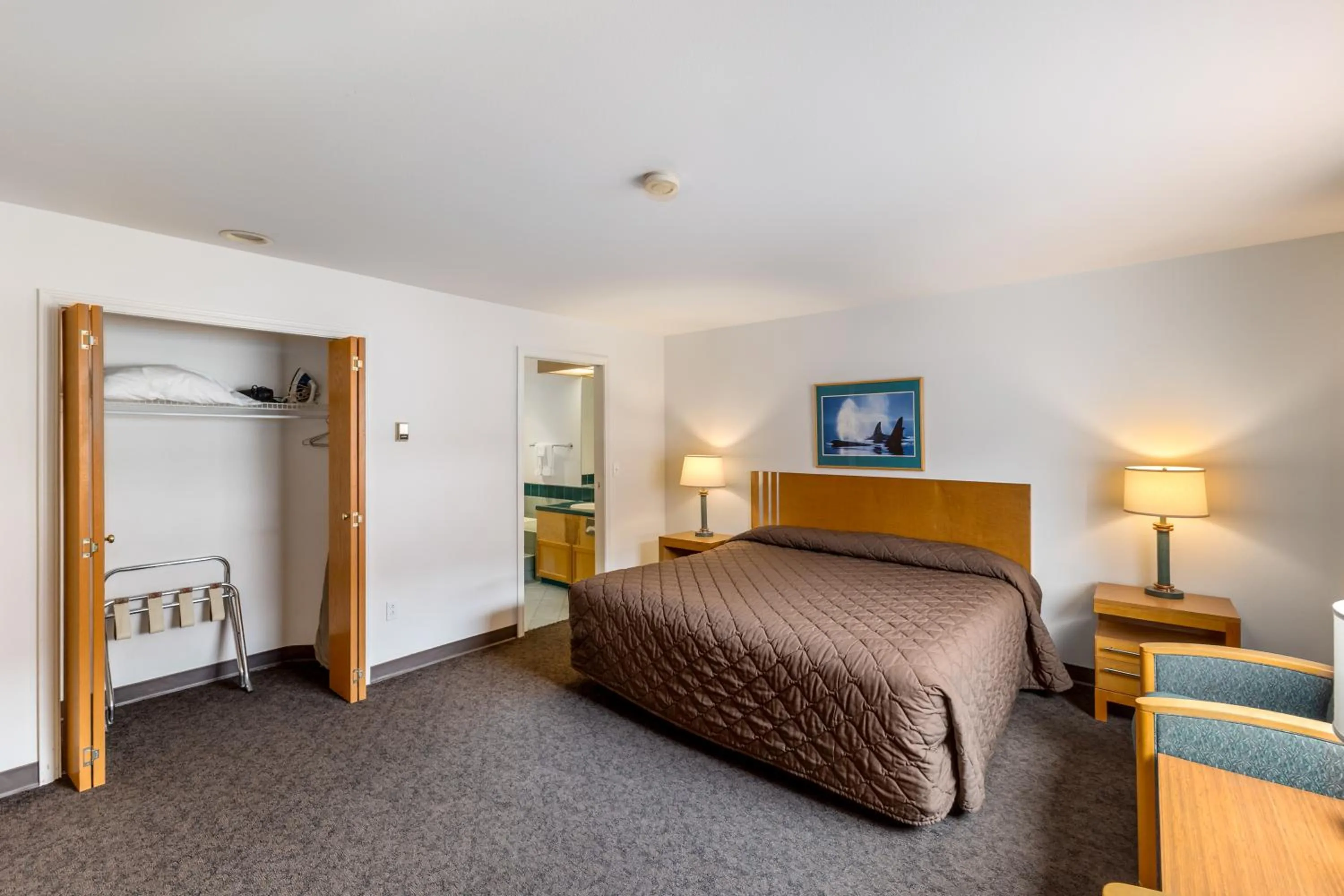 Bed in Breeze Inn Hotel & Motel