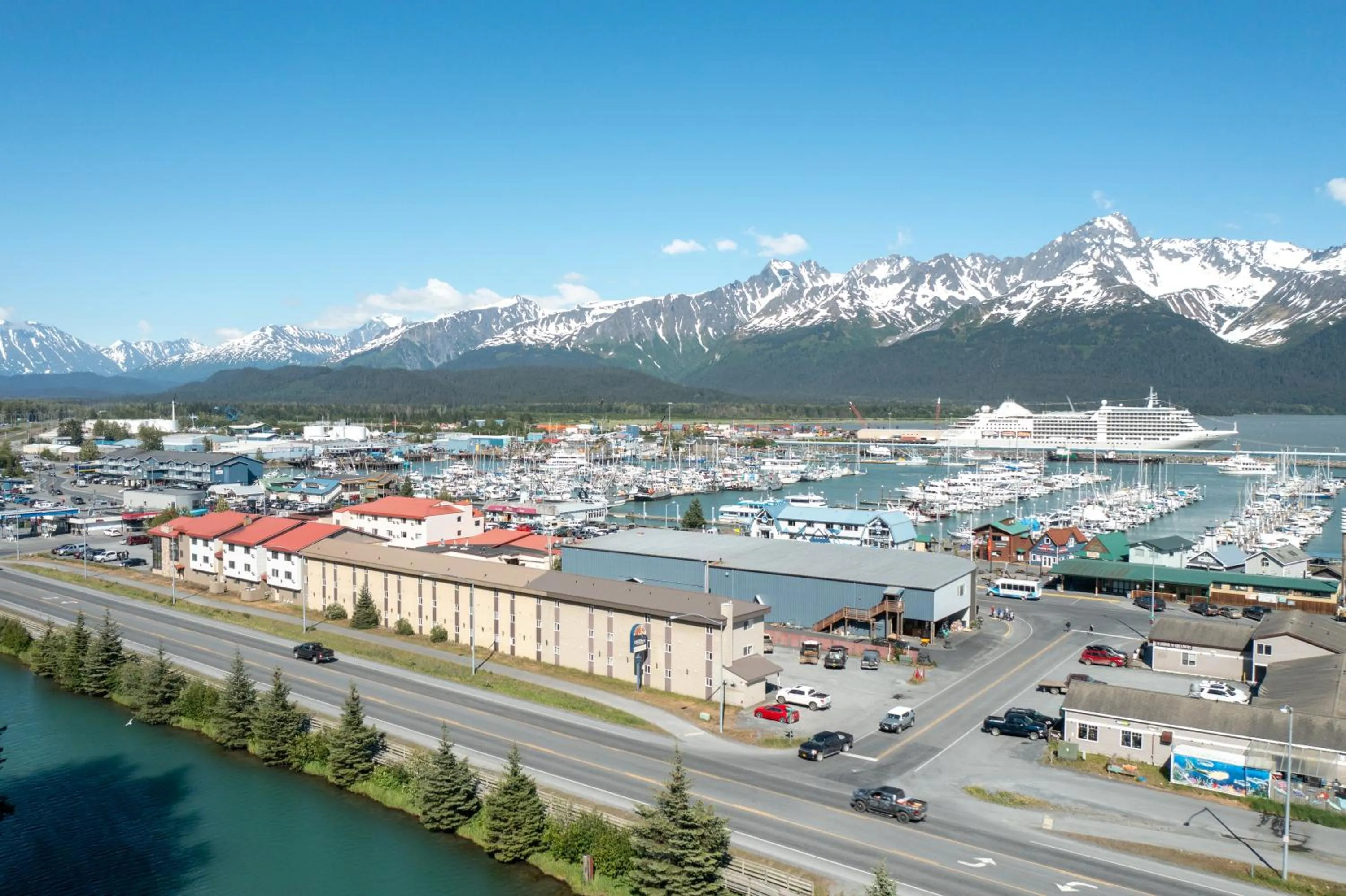 Property building in Breeze Inn Hotel & Motel