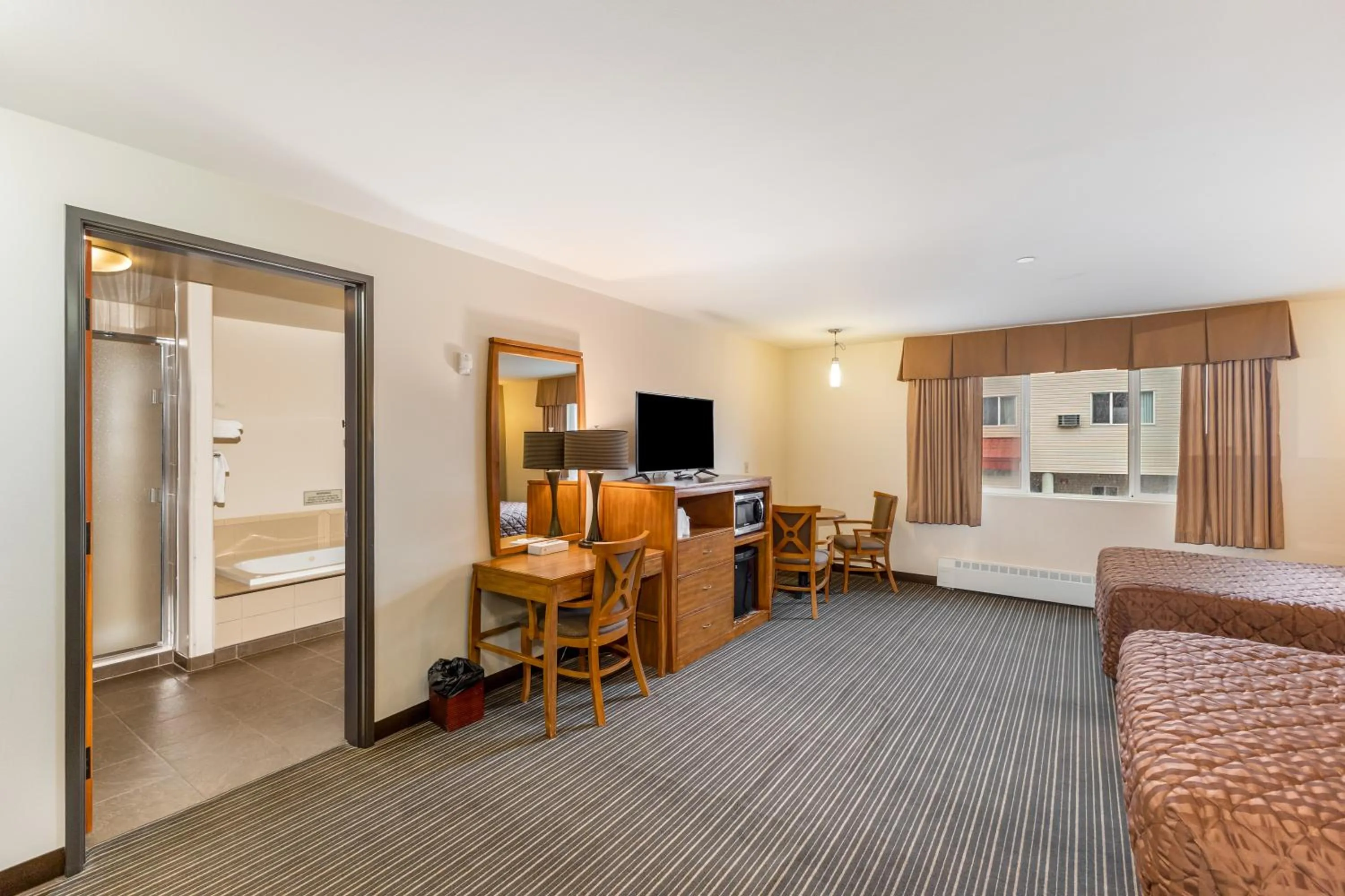 Breeze Inn Hotel & Motel