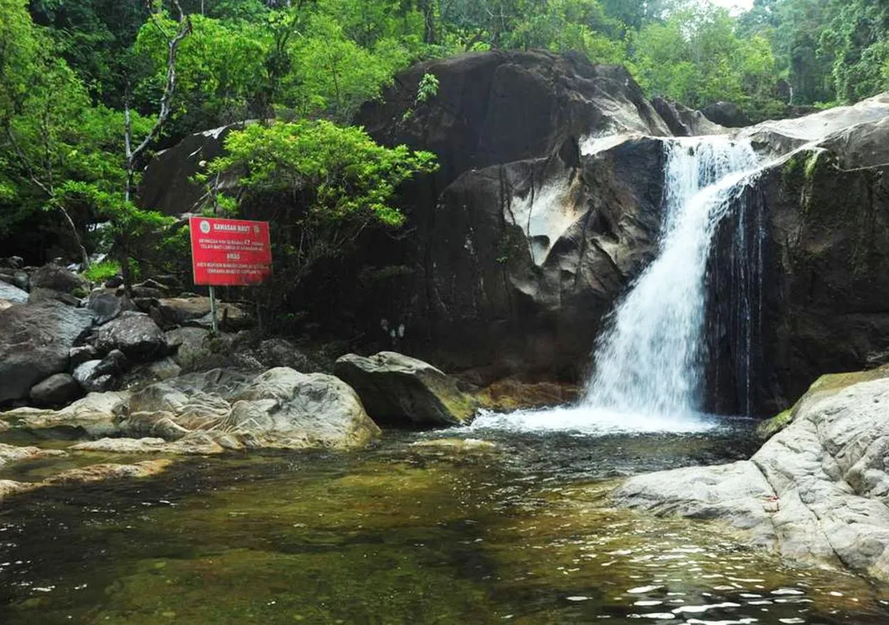 Off site in ANGGERIK IMPIAN HOTEL -Best for Travellers at Kuala Berang