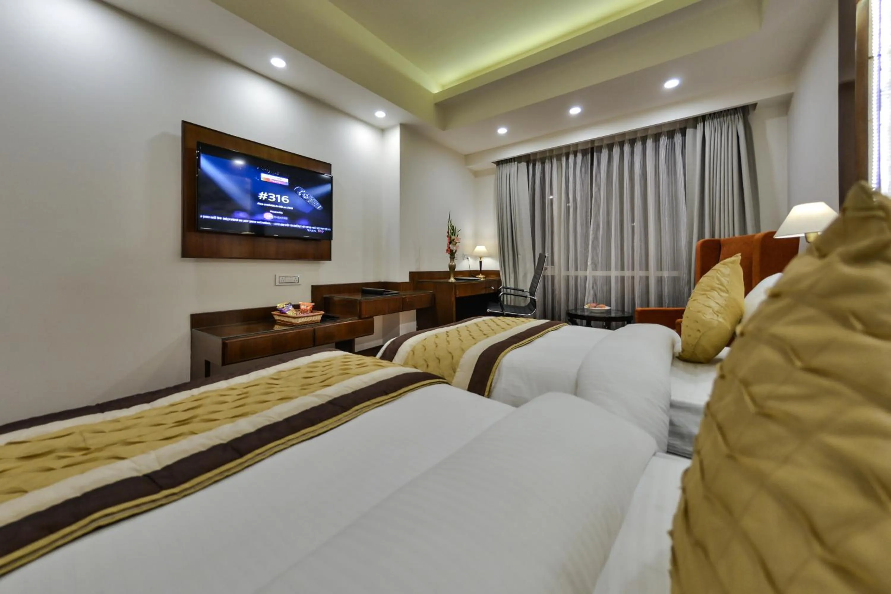 Bed in Regenta Central Srinagar, Rajbagh