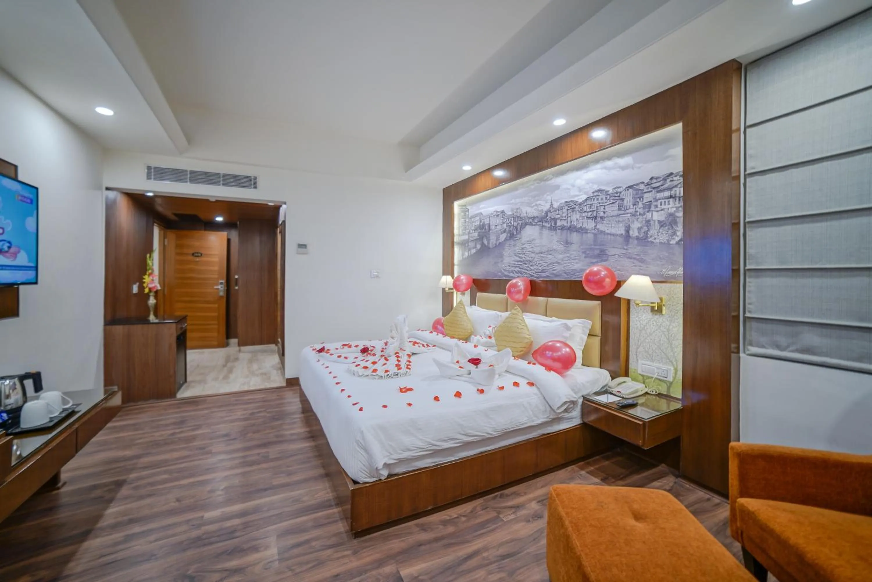 Bed in Regenta Central Srinagar, Rajbagh