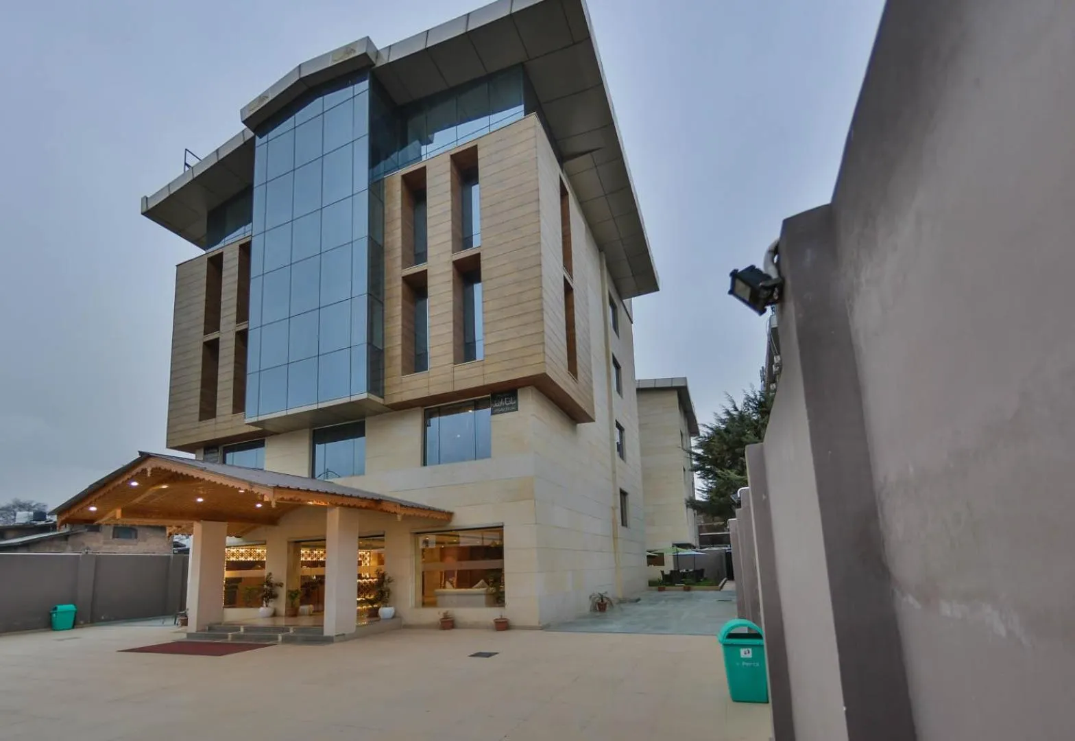 Regenta Central Srinagar, Rajbagh