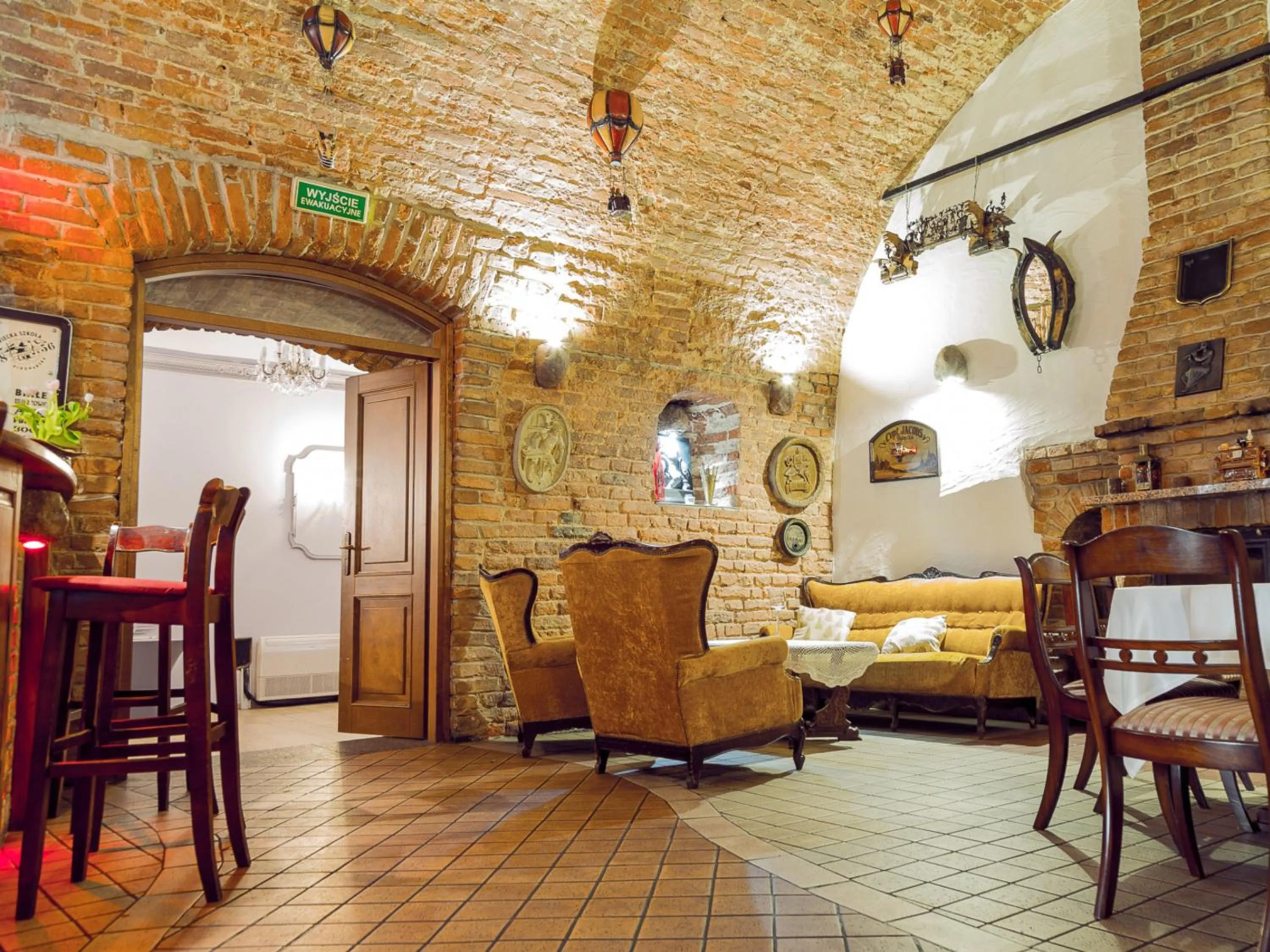 Restaurant/places to eat in Hotel Restauracja Rondo