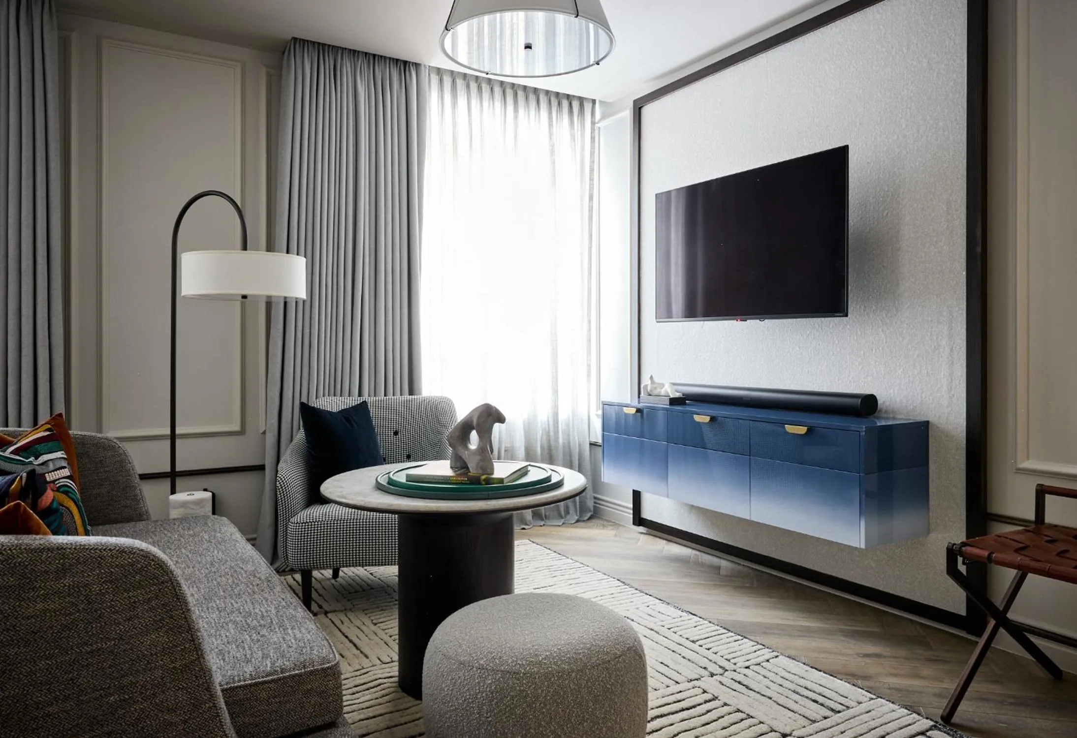 TV and multimedia in Rosewood Hotel Georgia