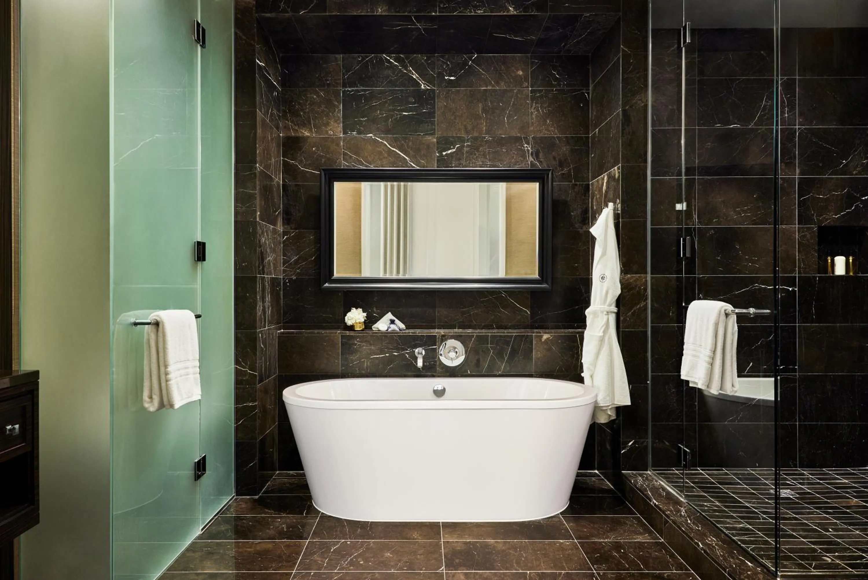 Bath in Rosewood Hotel Georgia