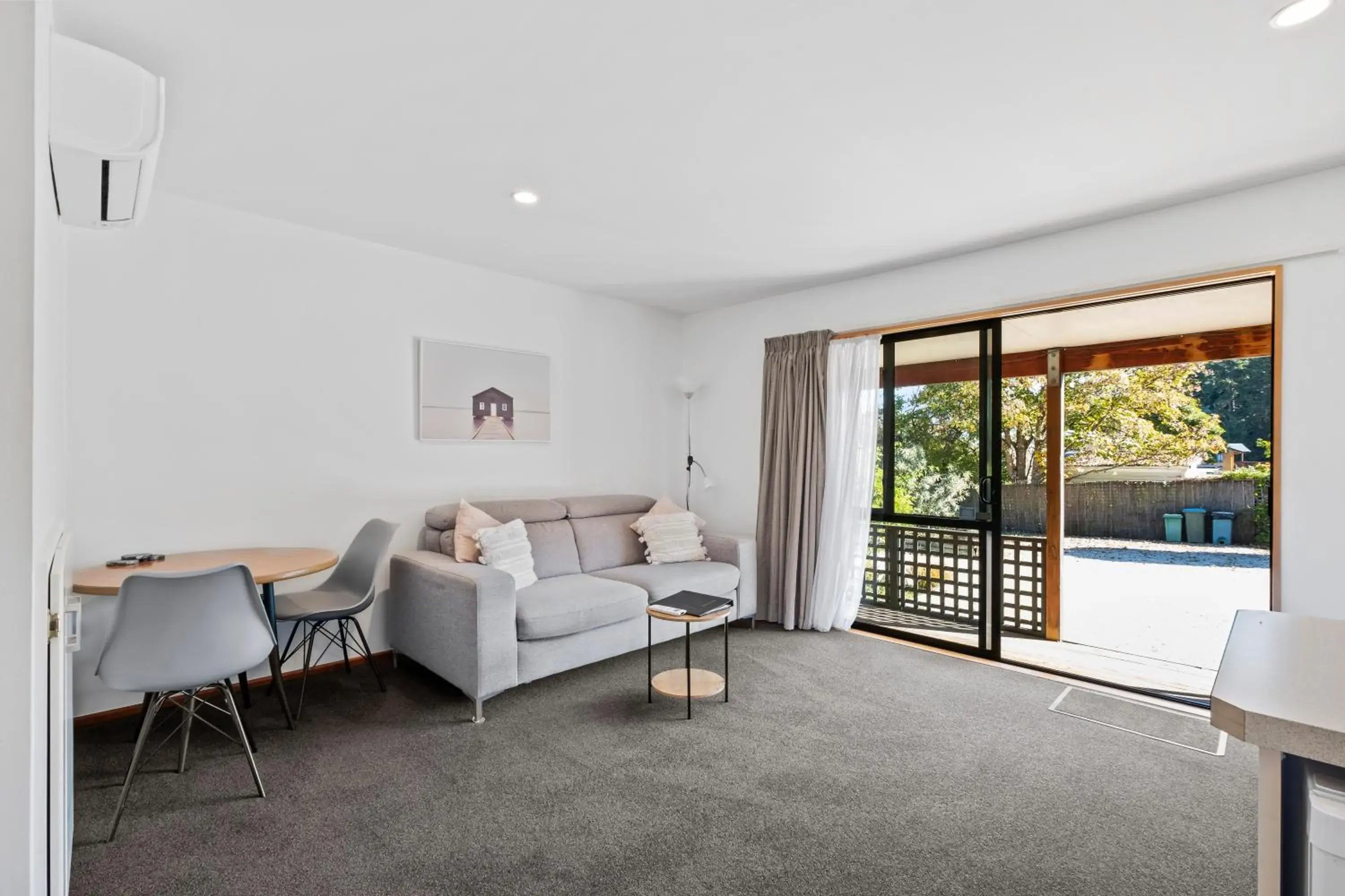 One-Bedroom Apartment in Alpine Garden Motel One-Bedroom Apartment in Alpine Garden Motel