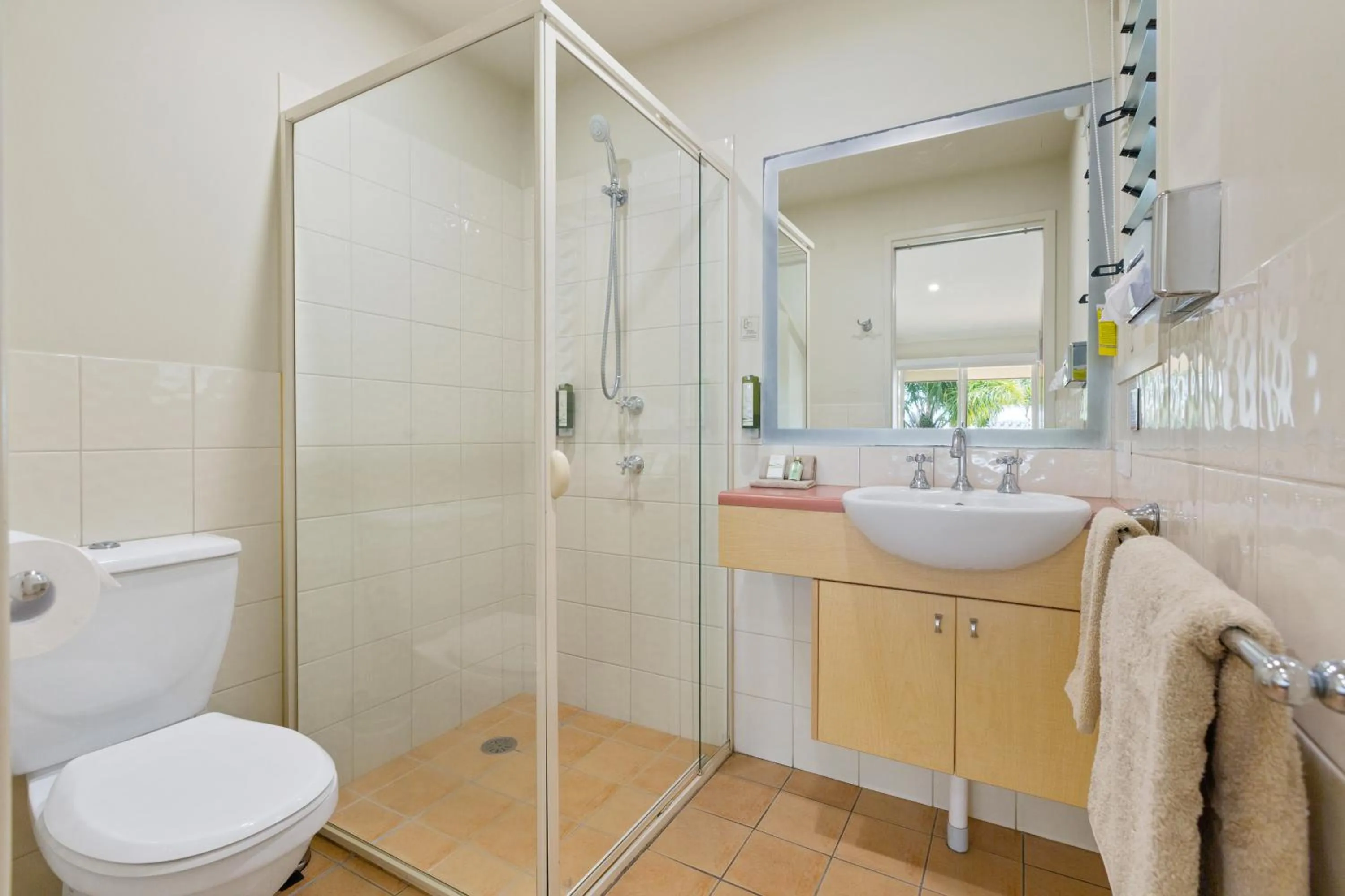 Shower in Tathra Beach House Holiday Apartments