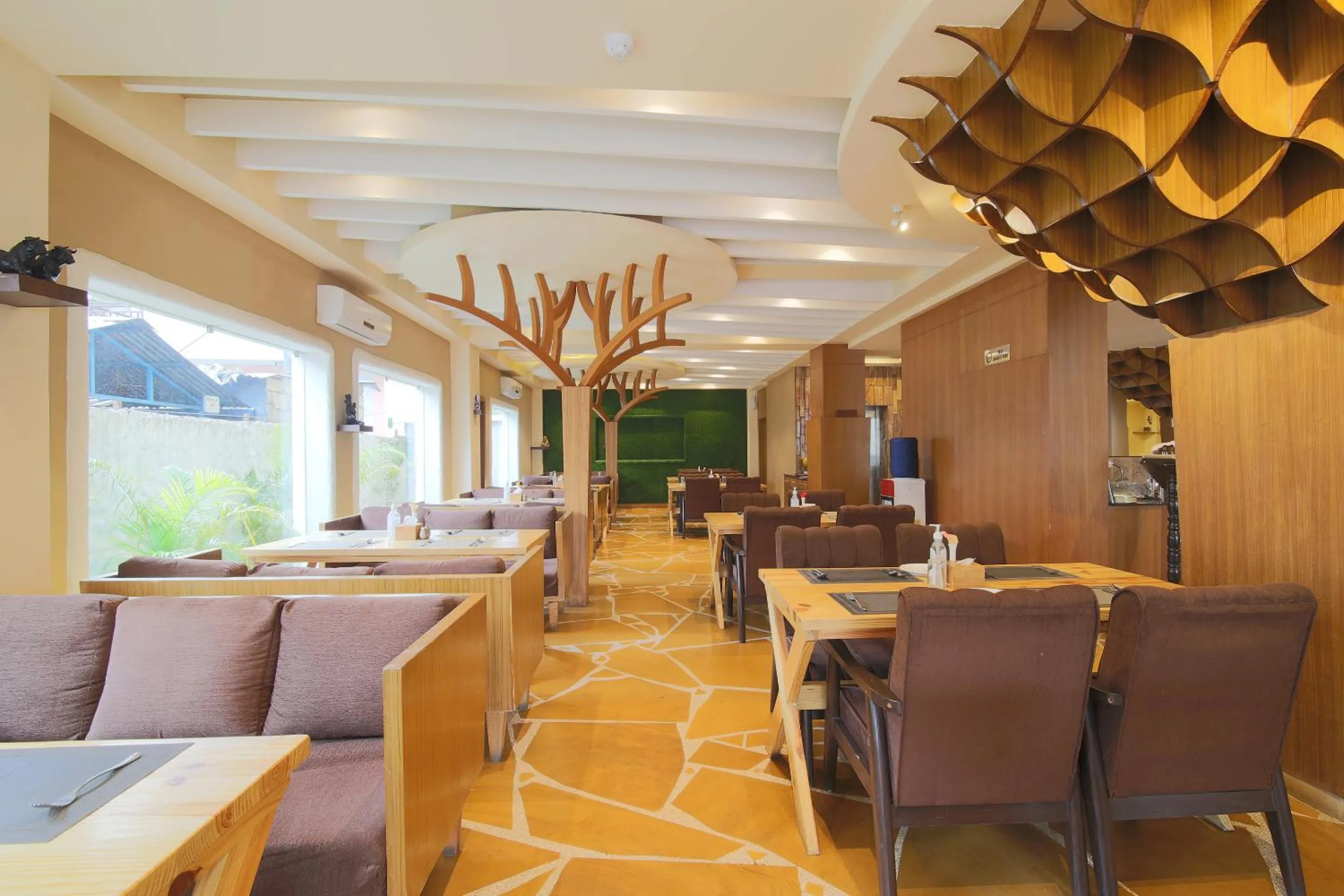 Restaurant/places to eat in Teeka Resort Suites & Spa