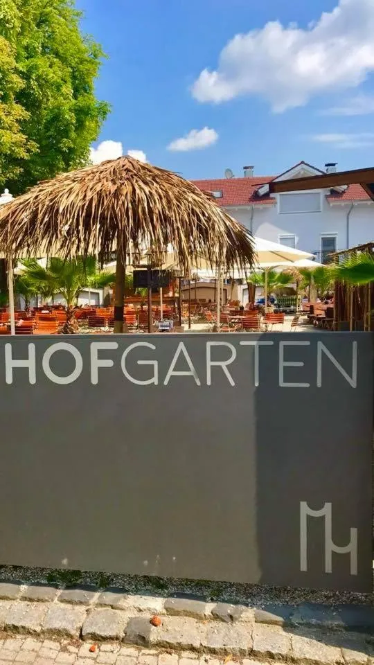 Restaurant/places to eat in Mettner Hof