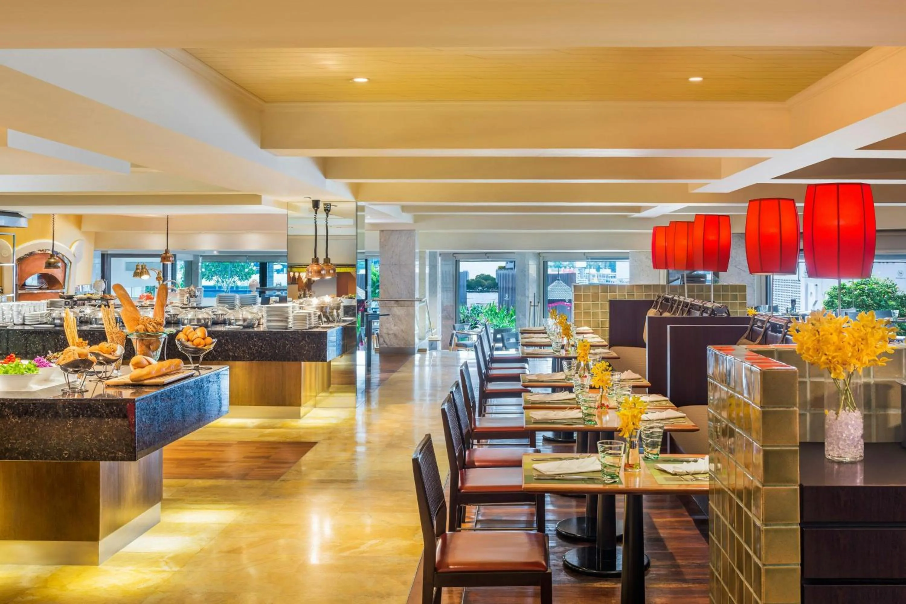 Restaurant/places to eat in Royal Orchid Sheraton Riverside Hotel Bangkok