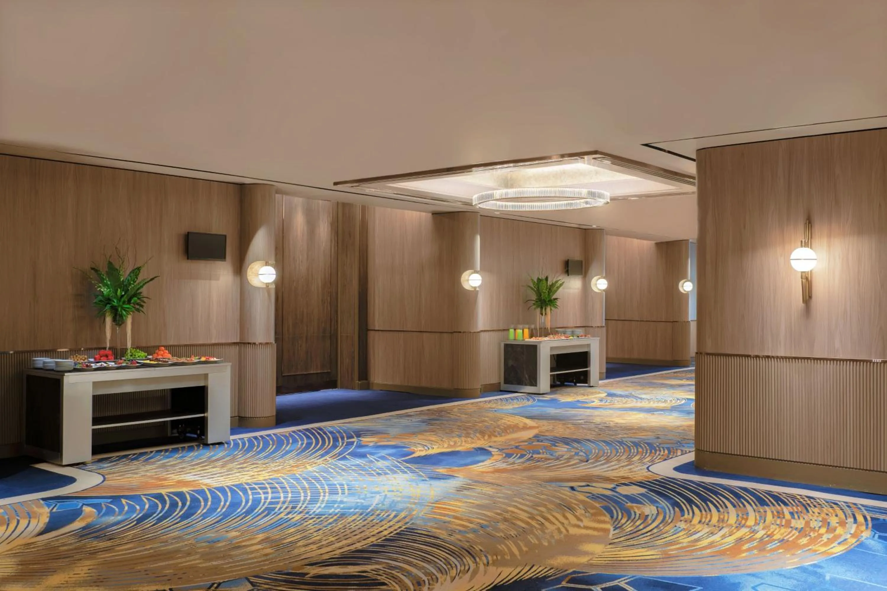 Meeting/conference room, Bed in Royal Orchid Sheraton Riverside Hotel Bangkok