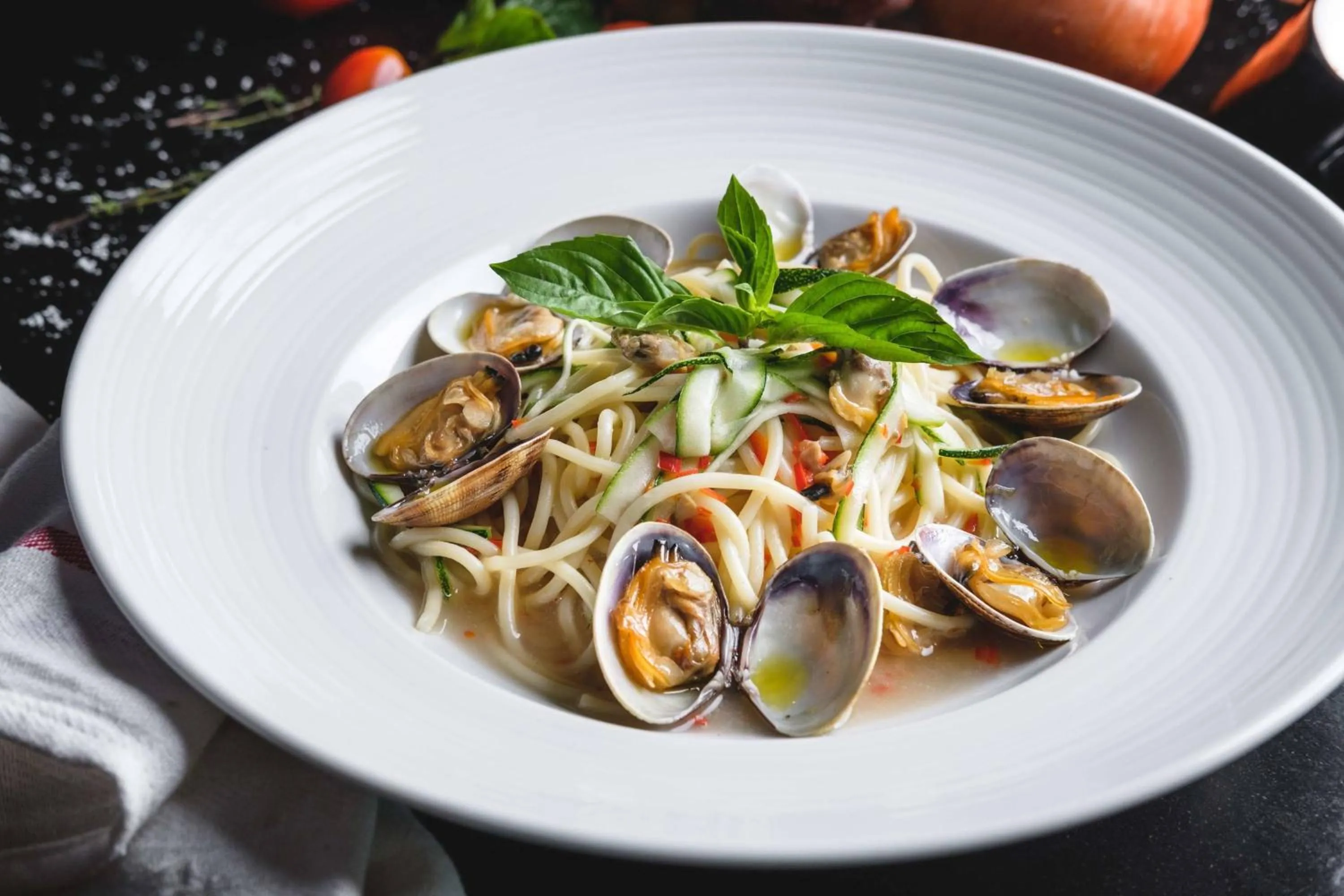 Restaurant/places to eat in Royal Orchid Sheraton Riverside Hotel Bangkok