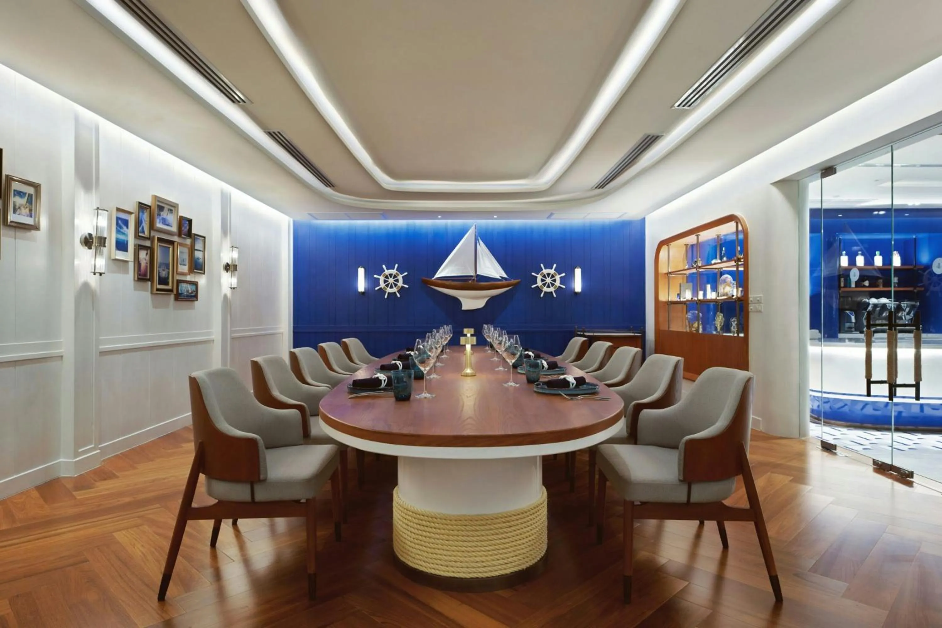 Restaurant/places to eat in Royal Orchid Sheraton Riverside Hotel Bangkok