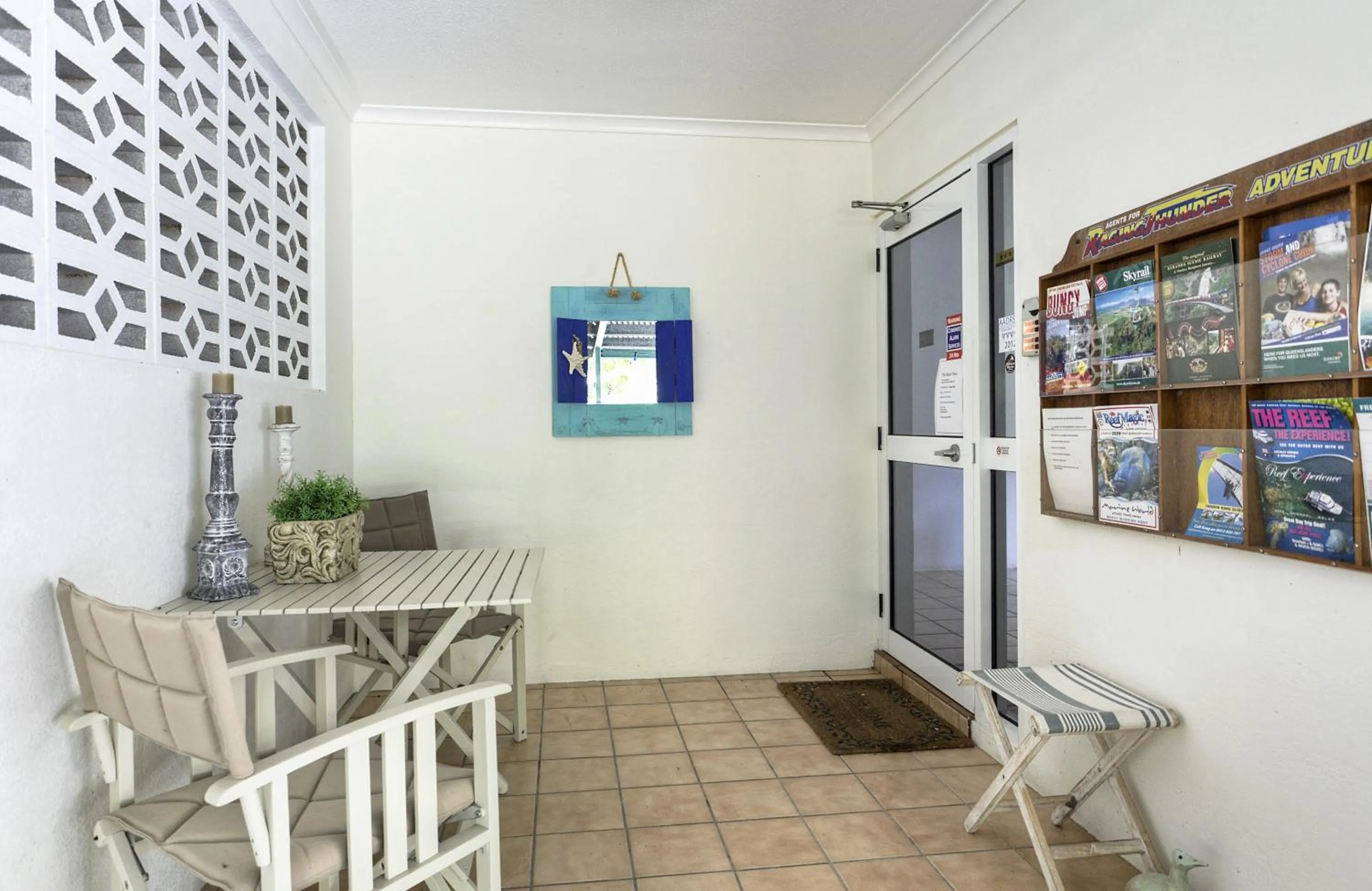 Facade/entrance in The Beach Place