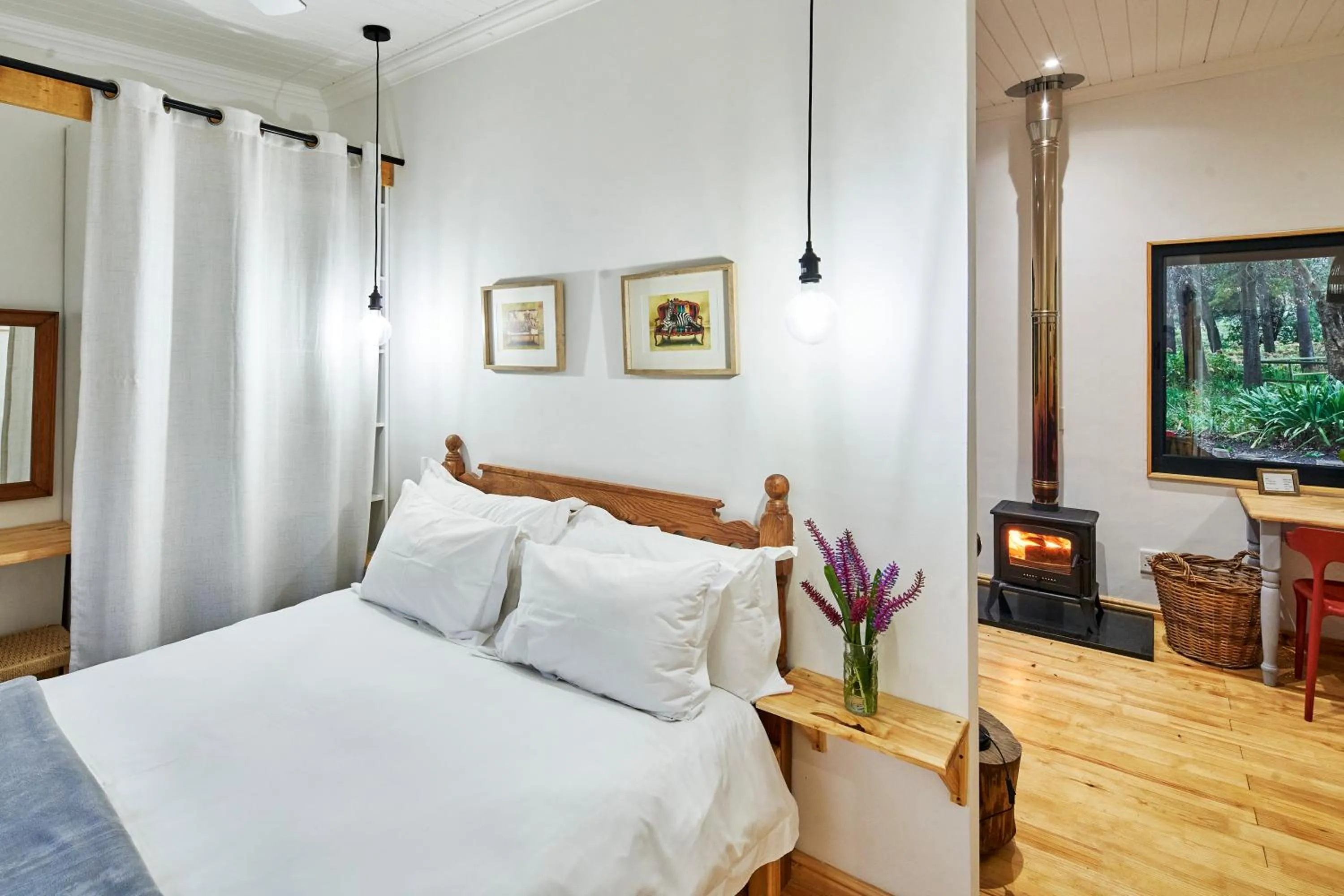 Bedroom, Bed in Languedoc