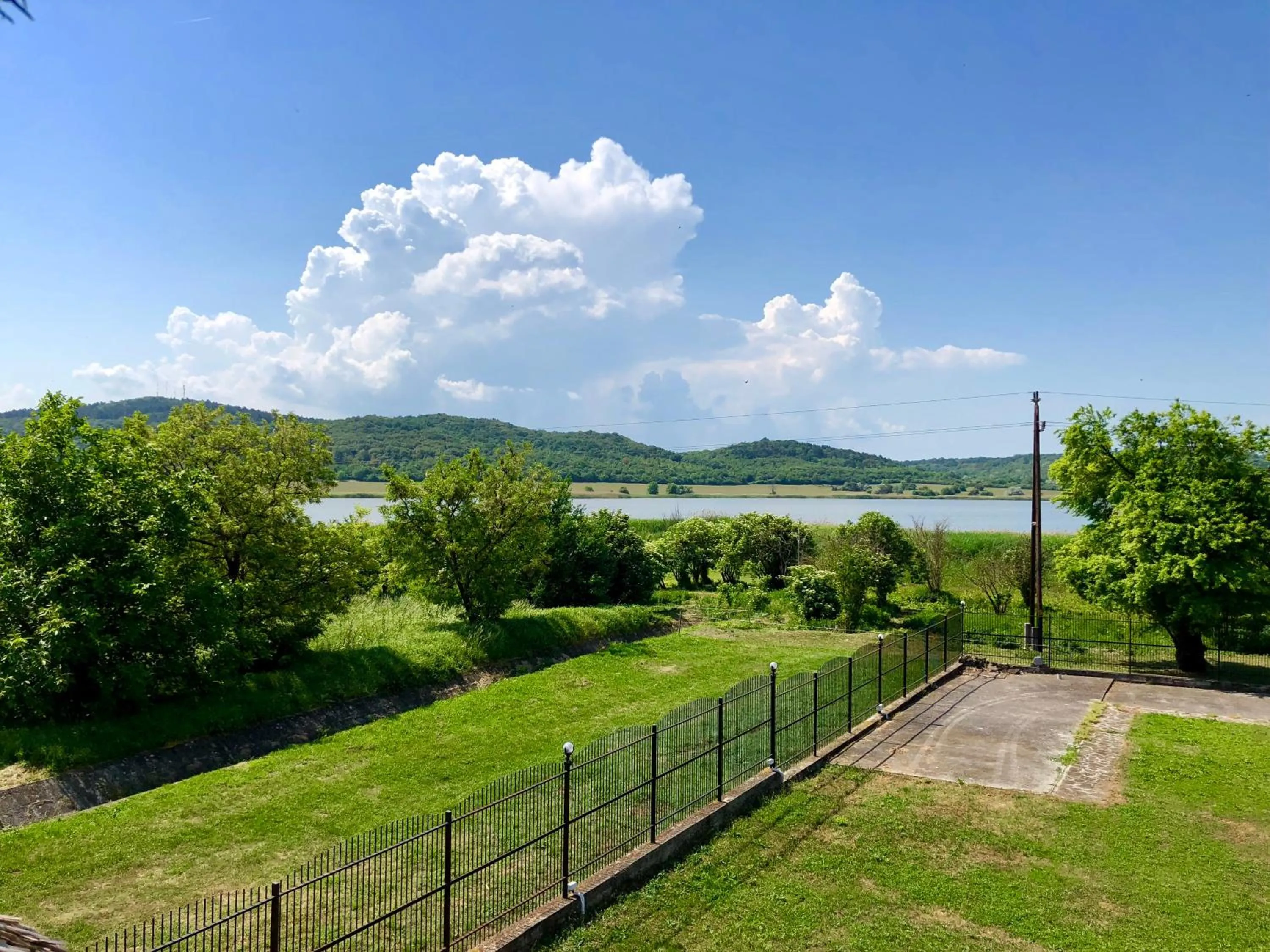 Lake view in The Houses of History - anno 1830