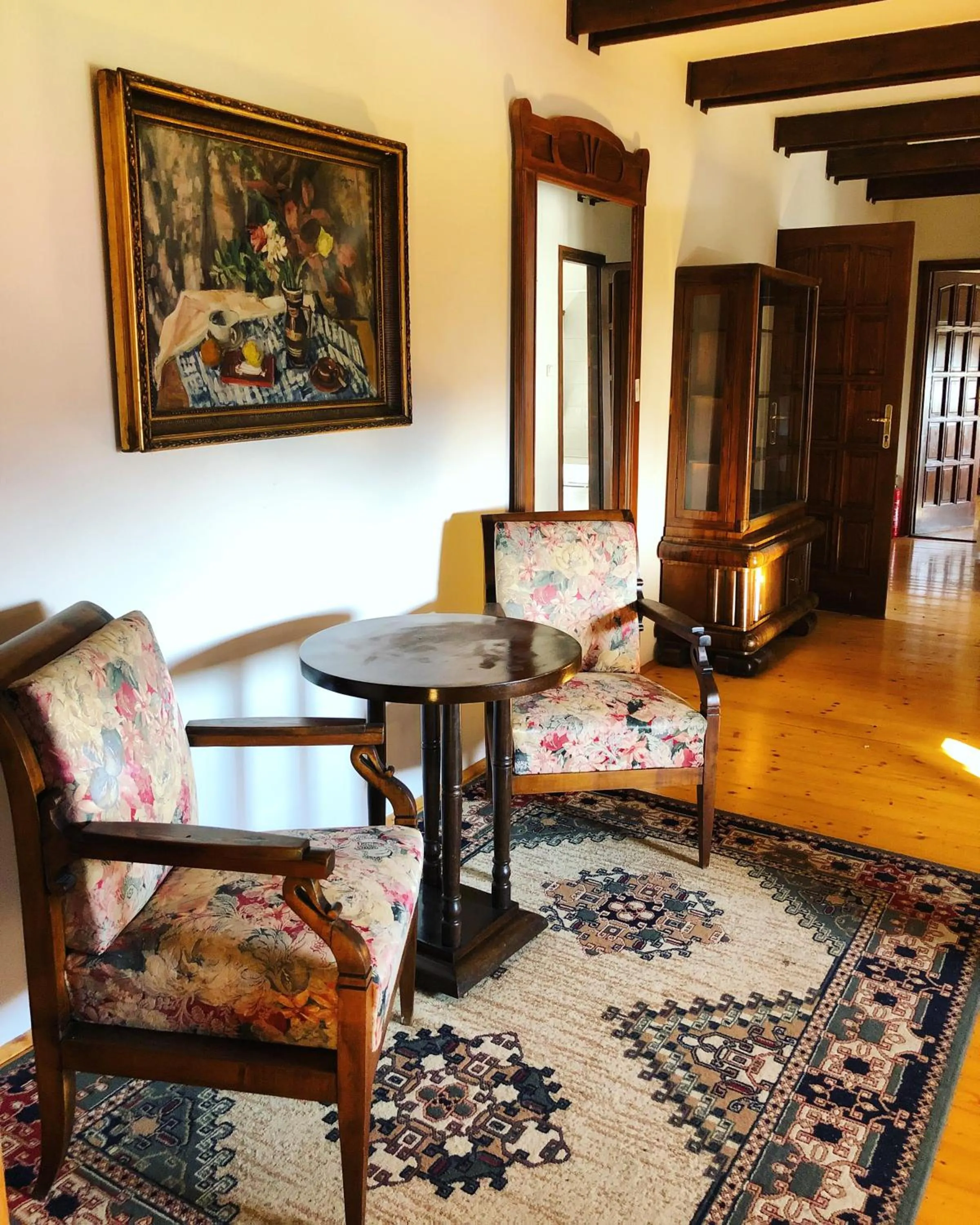 Communal lounge/ TV room in The Houses of History - anno 1830