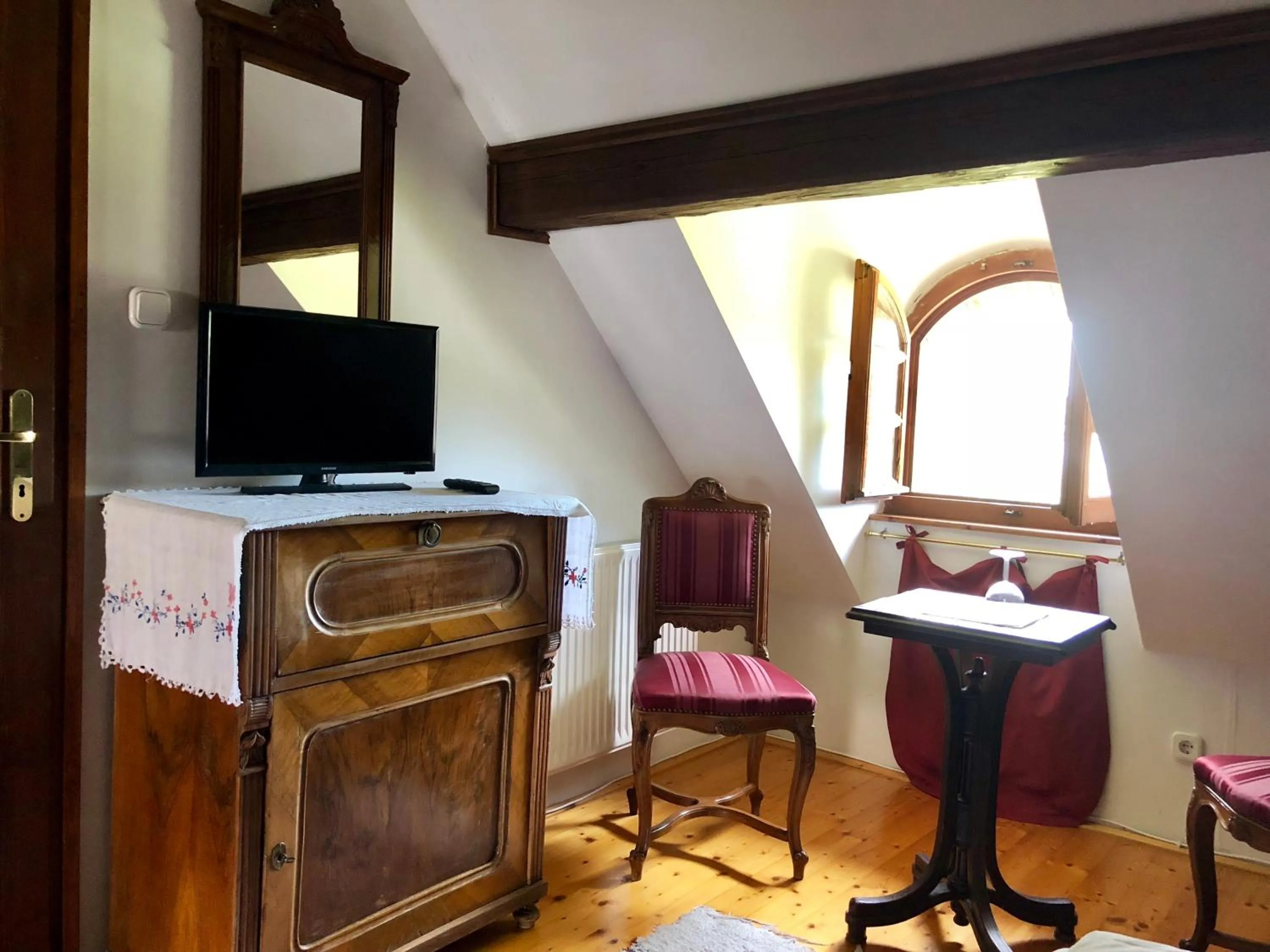 The Houses of History - anno 1830