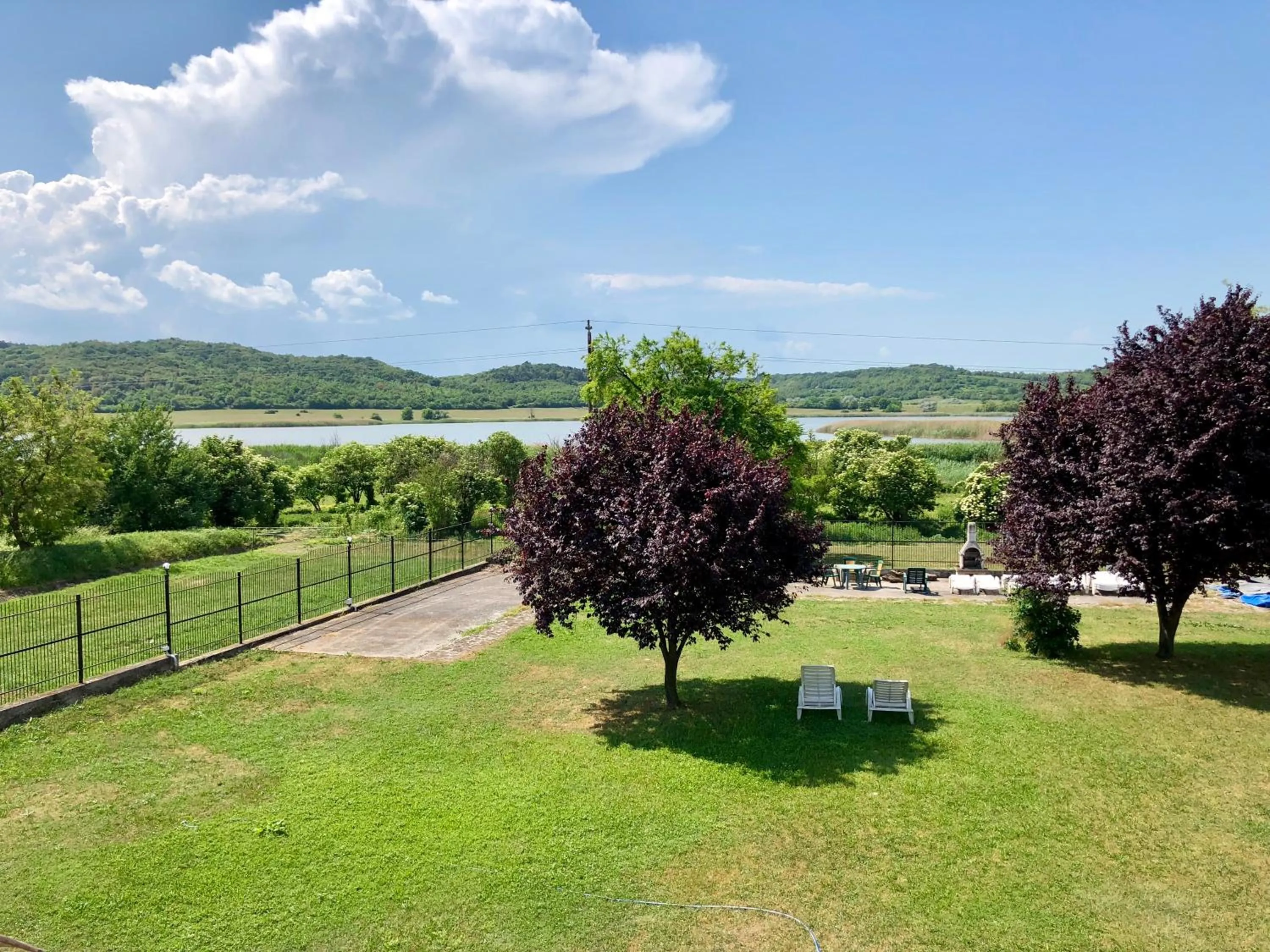 Lake view in The Houses of History - anno 1830