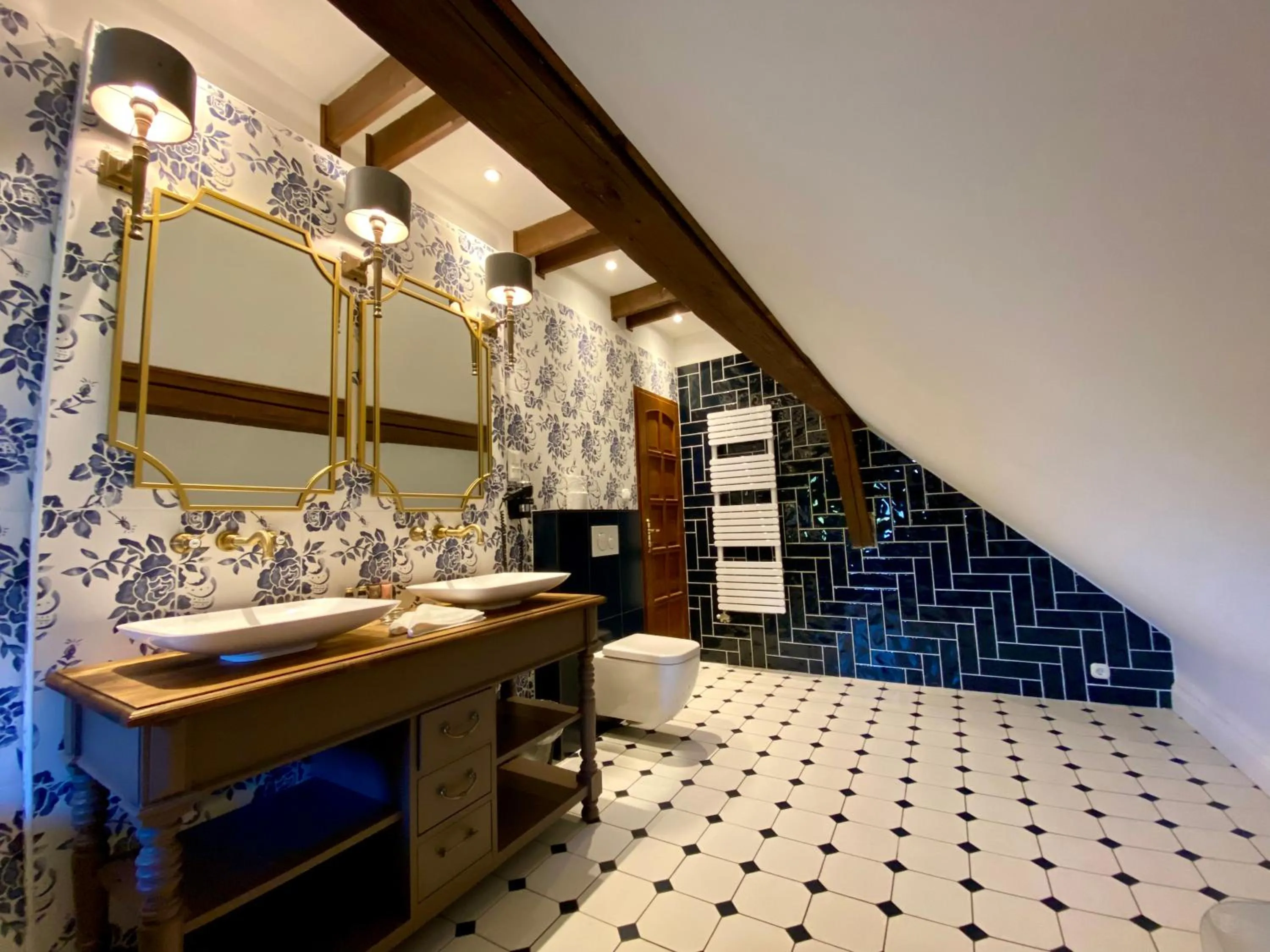 The Houses of History - anno 1830