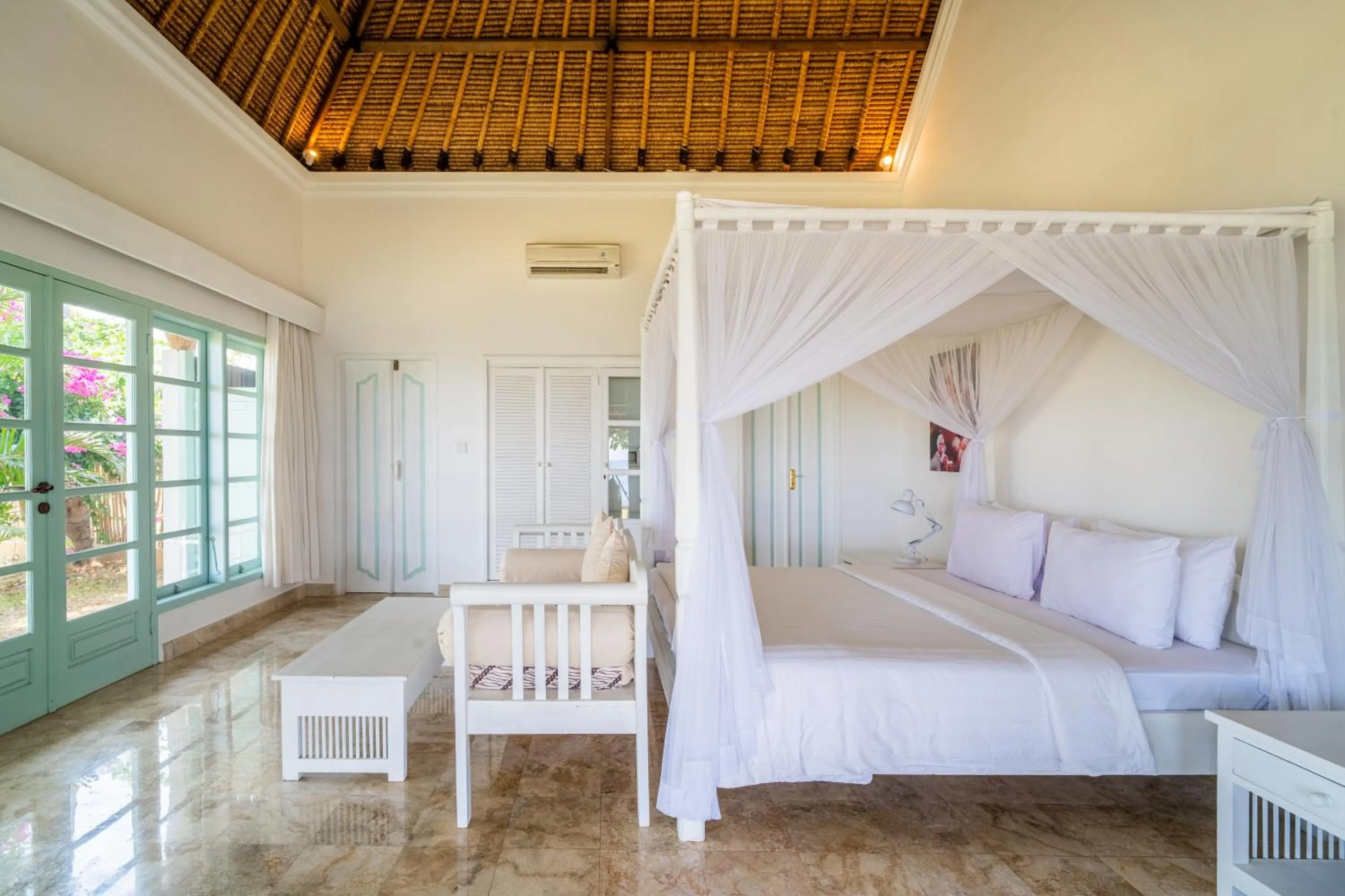 Bedroom, Bed in Scuba Seraya Resort