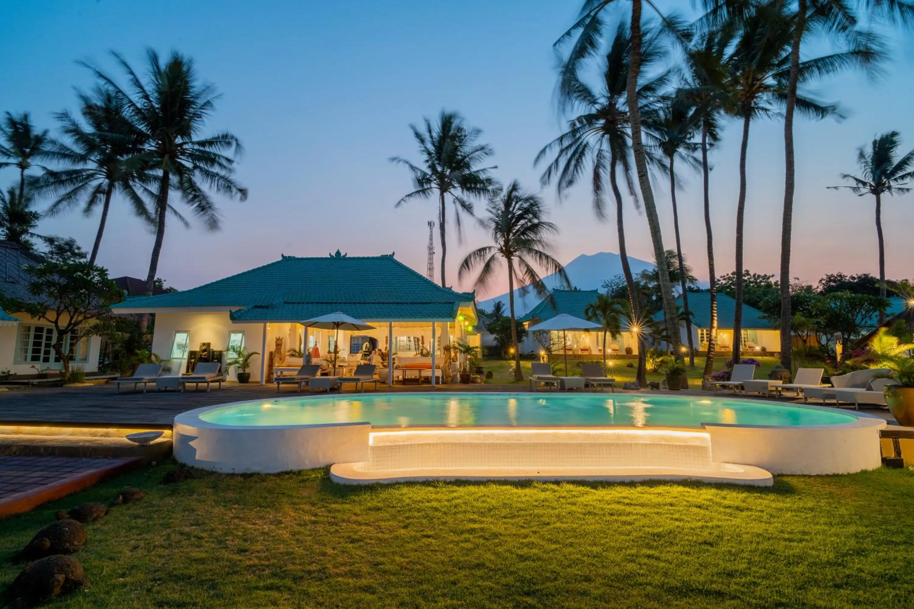 Swimming pool in Scuba Seraya Resort