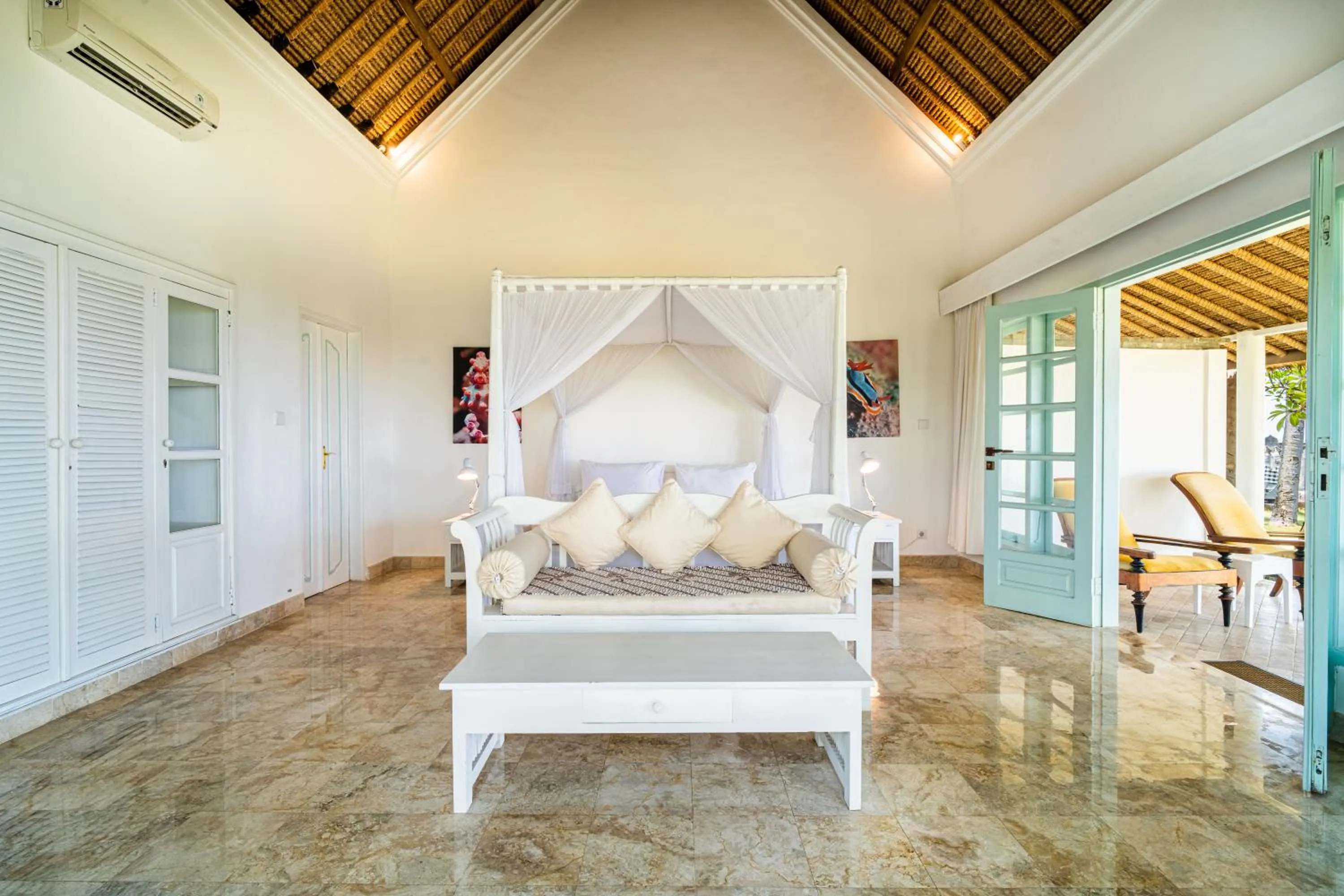 Bedroom, Bed in Scuba Seraya Resort