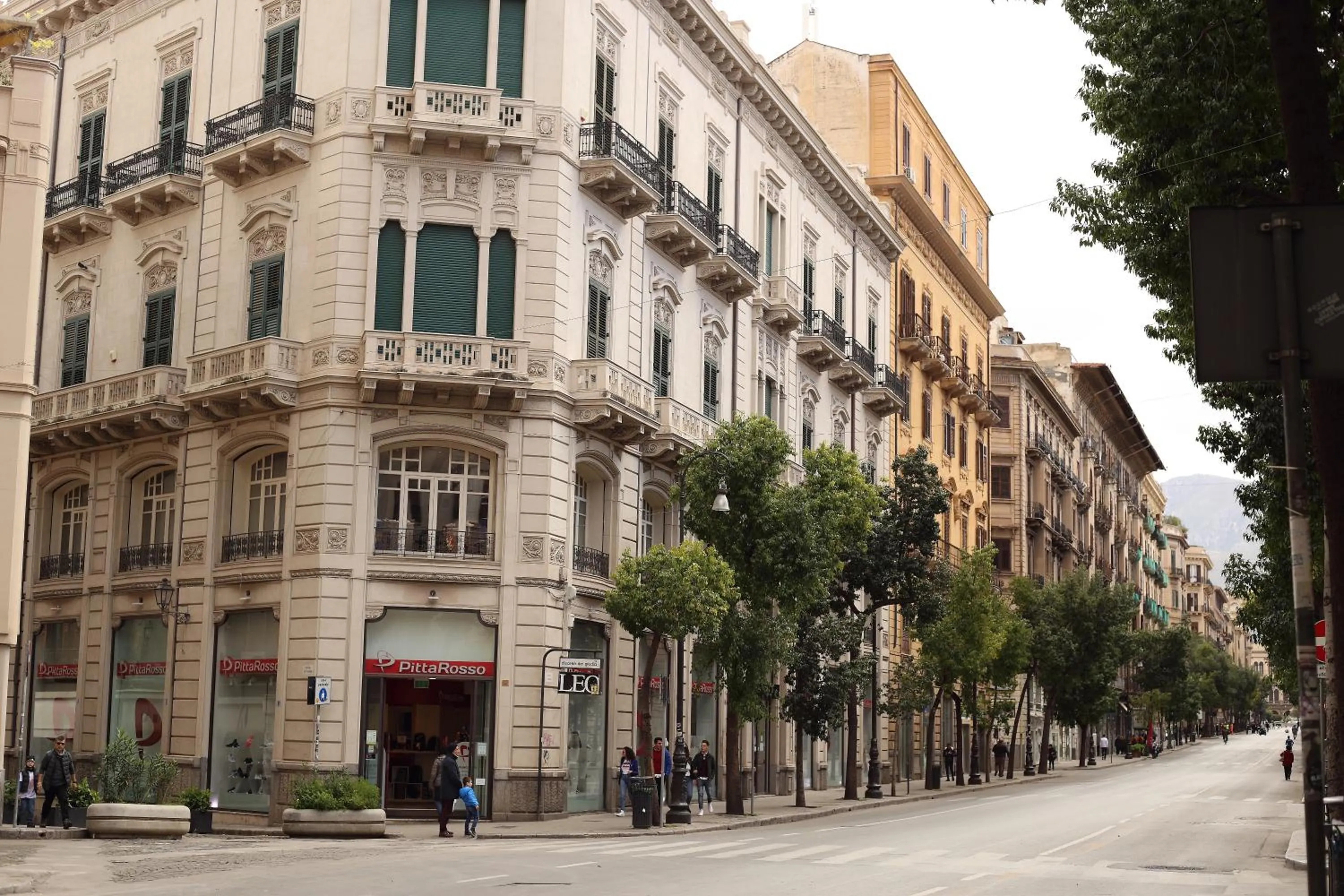 Property building in Mantegna Rooms