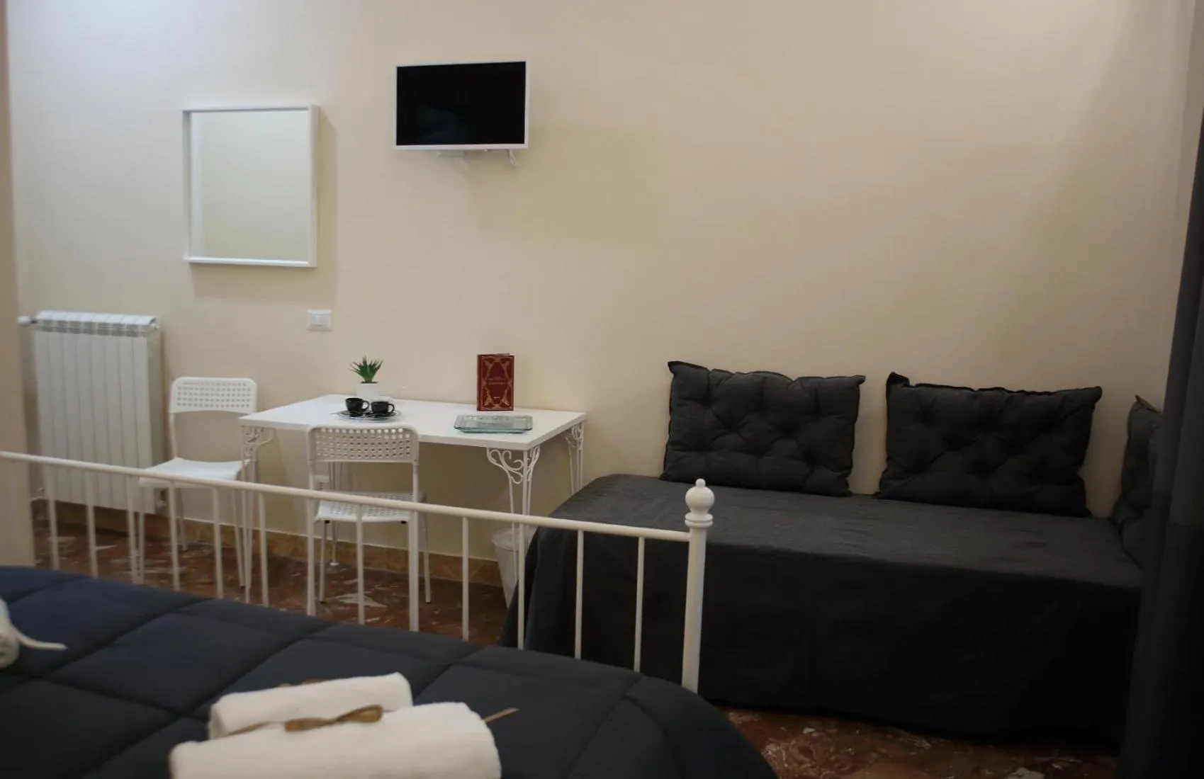 Bedroom in Mantegna Rooms