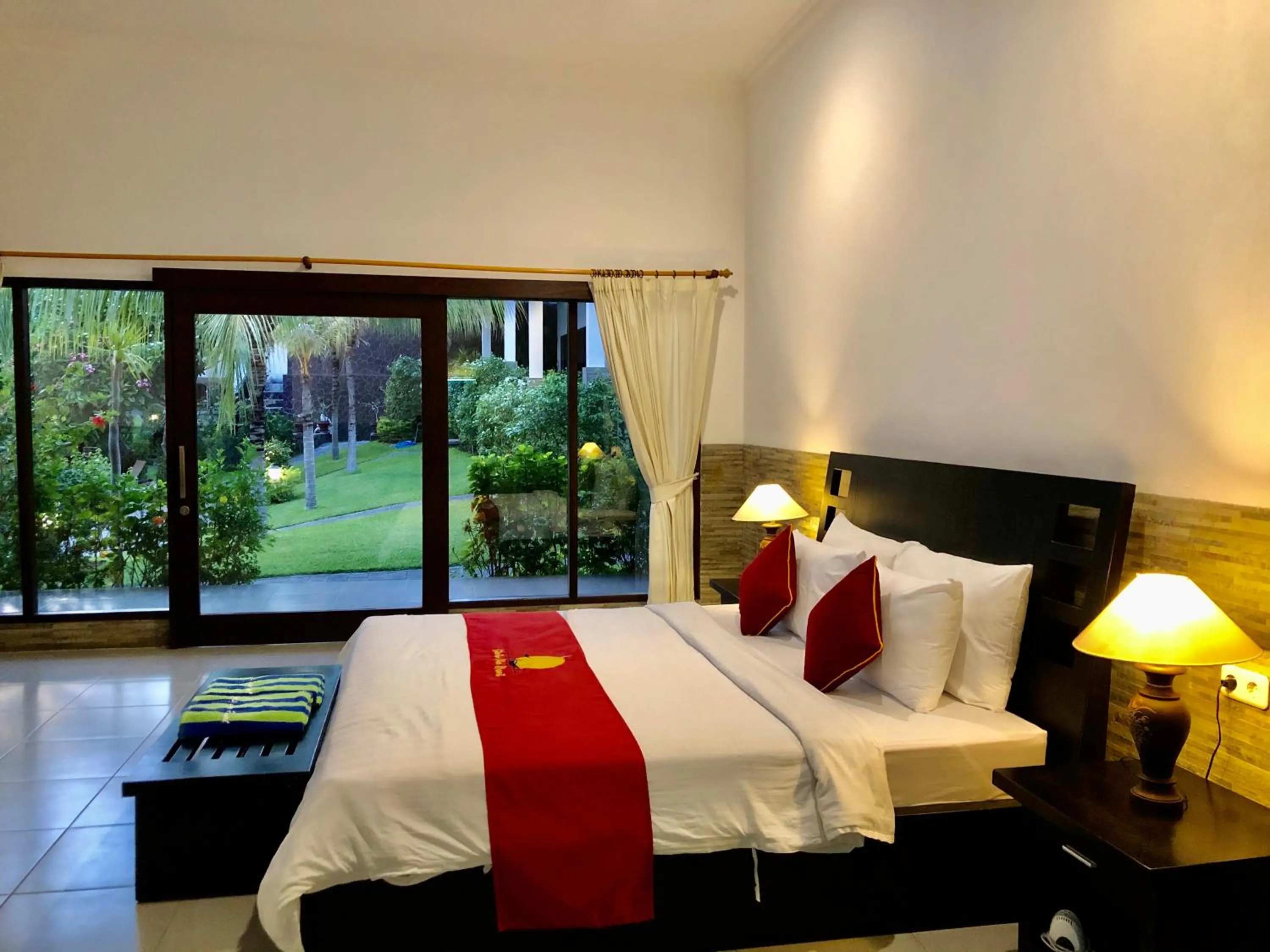 Bed in Liberty Dive Resort