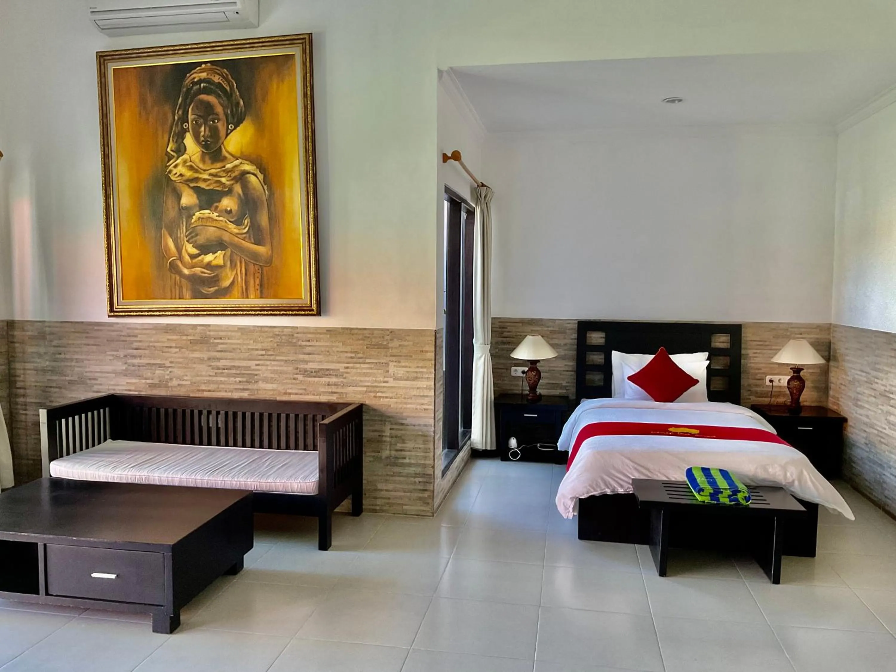 Bed in Liberty Dive Resort