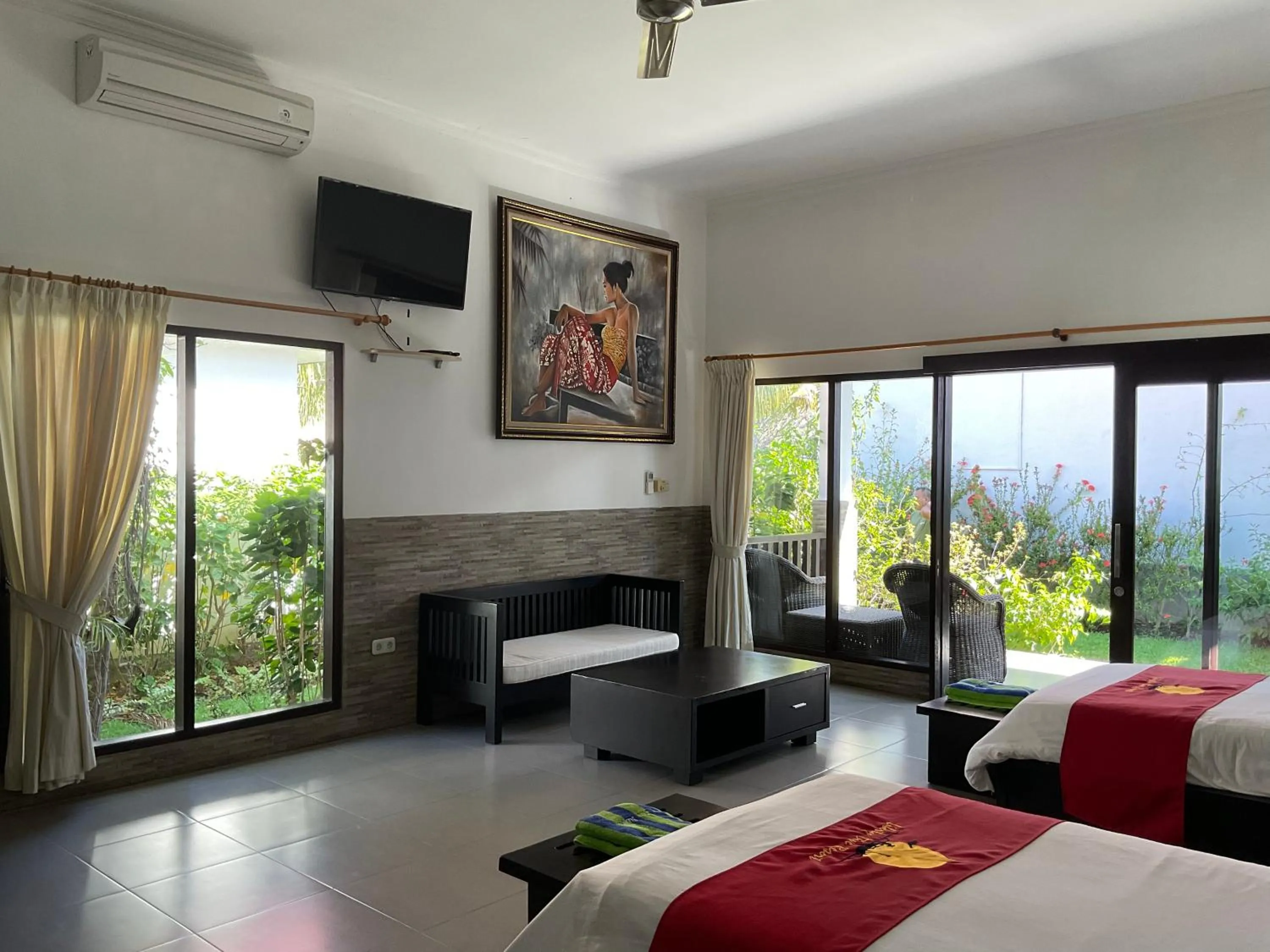 Bed in Liberty Dive Resort