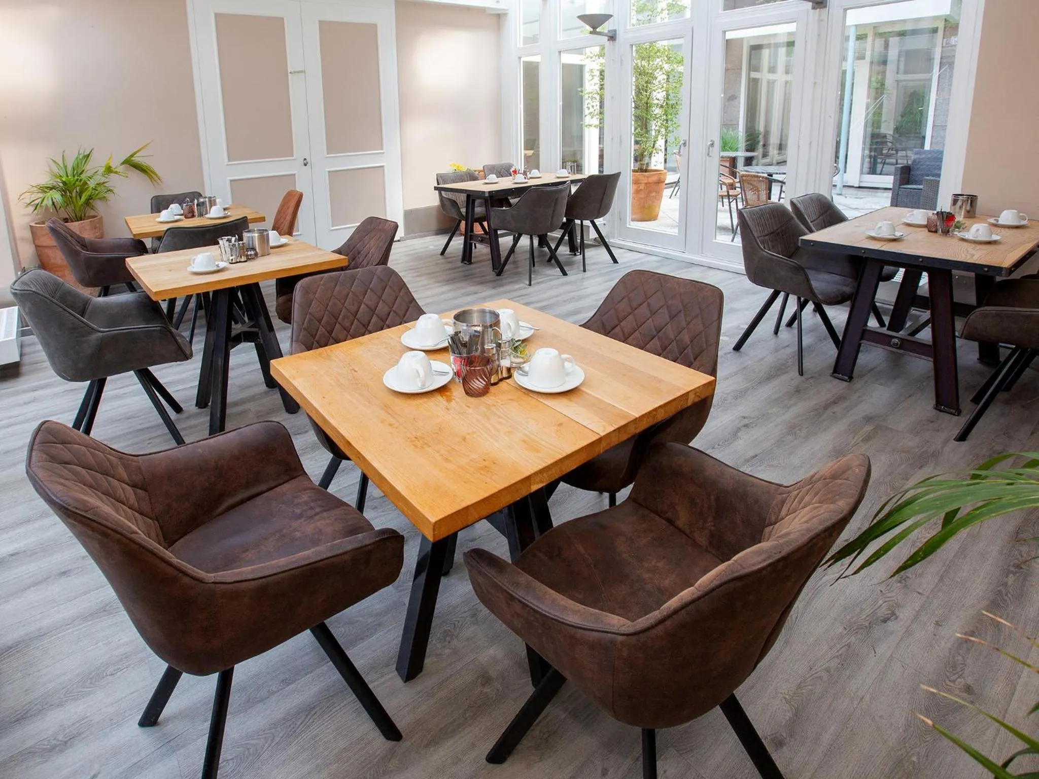 Breakfast in DORMERO Hotel Bargenturm Lüneburg