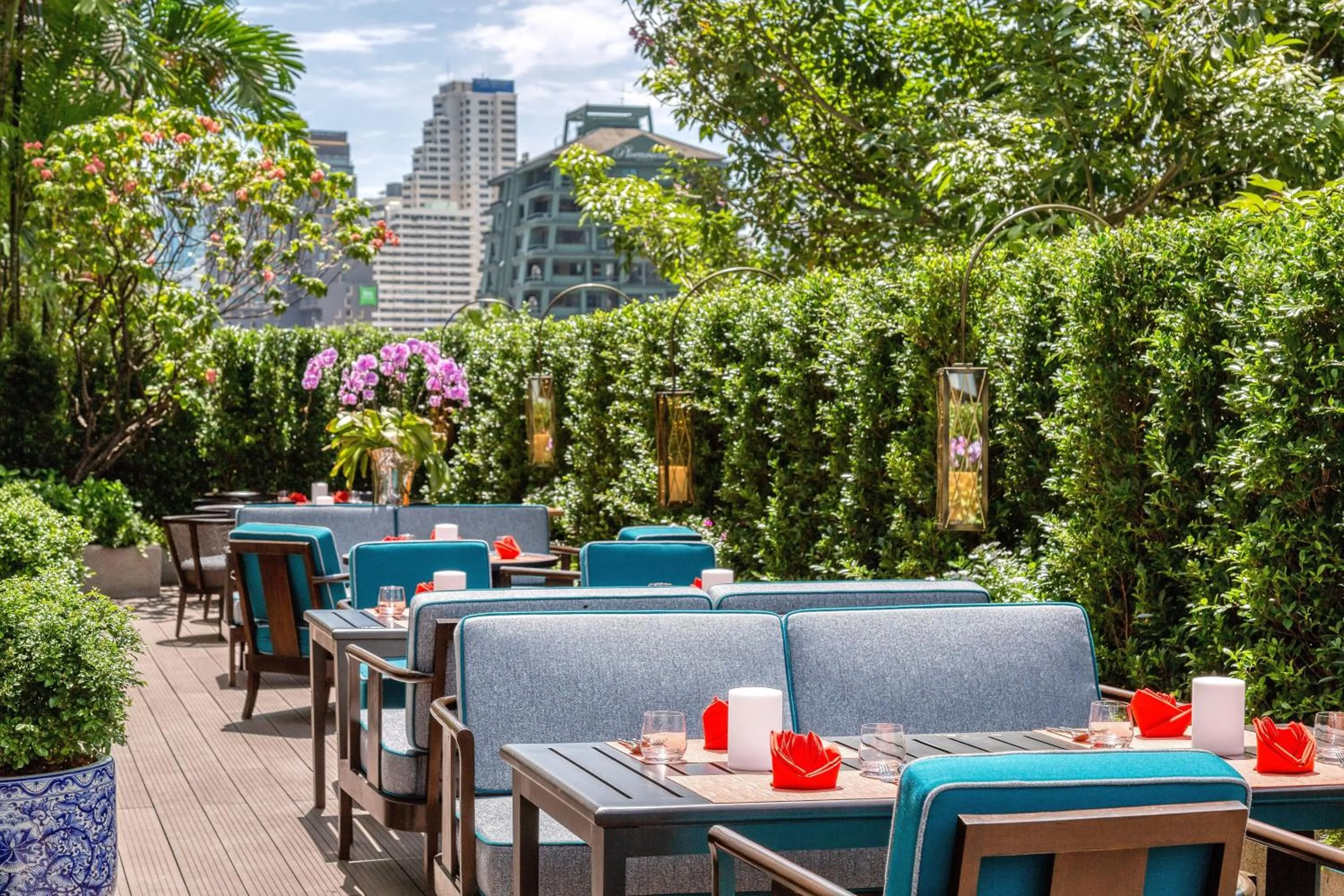 Restaurant/places to eat in The Athenee Hotel, a Luxury Collection Hotel, Bangkok