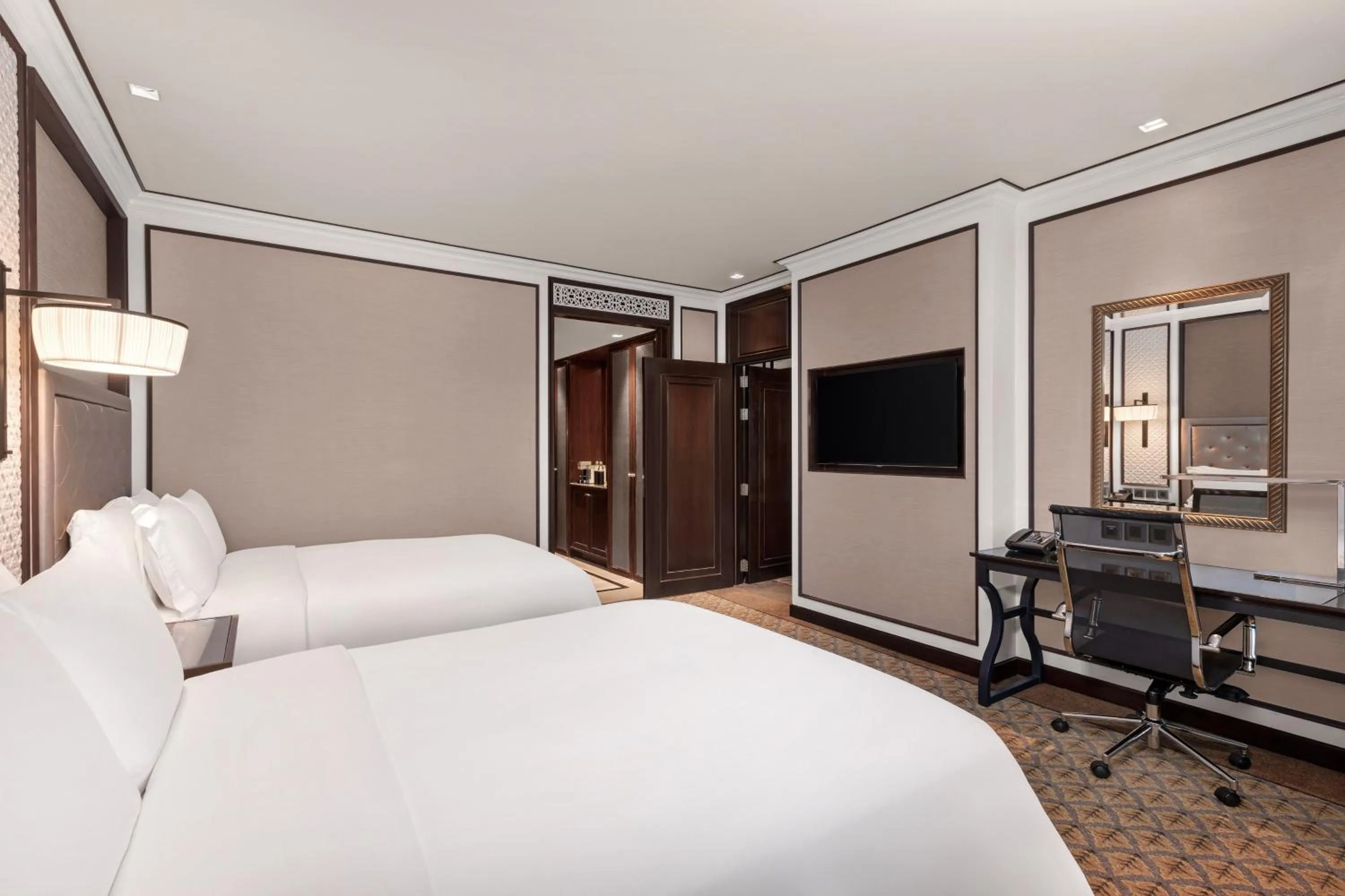 Photo of the whole room, Bed in The Athenee Hotel, a Luxury Collection Hotel, Bangkok