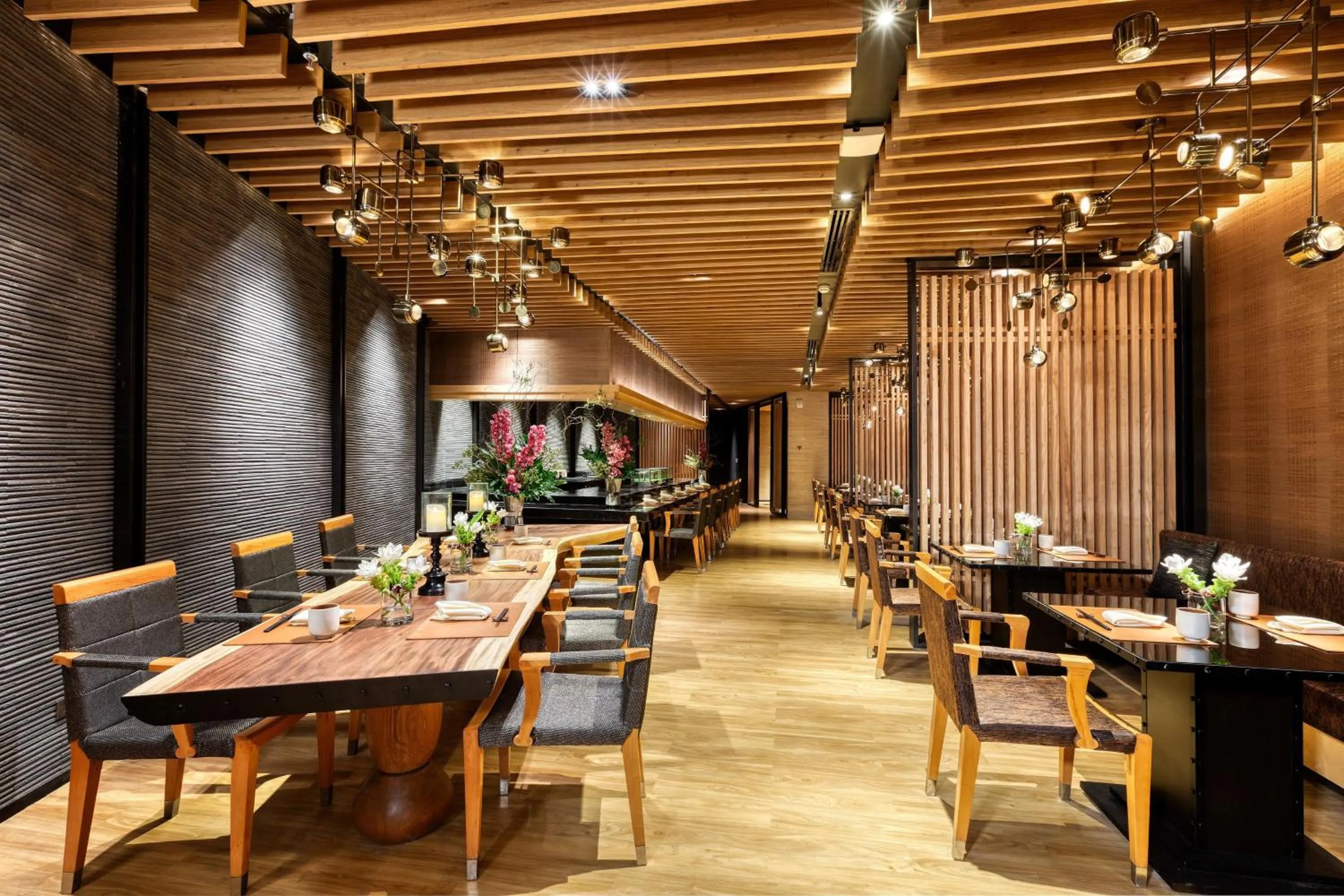 Restaurant/places to eat in The Athenee Hotel, a Luxury Collection Hotel, Bangkok