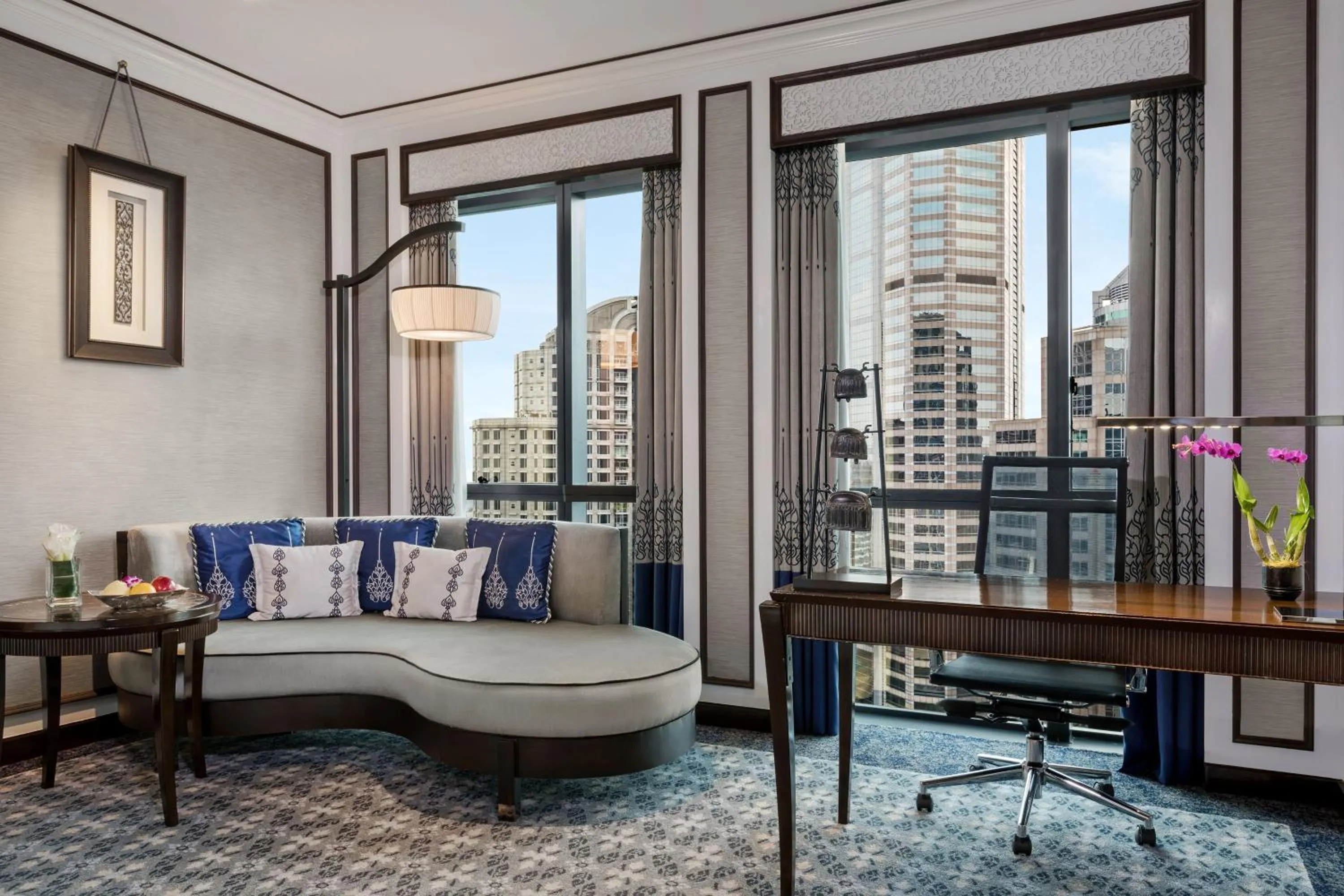 Living room in The Athenee Hotel, a Luxury Collection Hotel, Bangkok