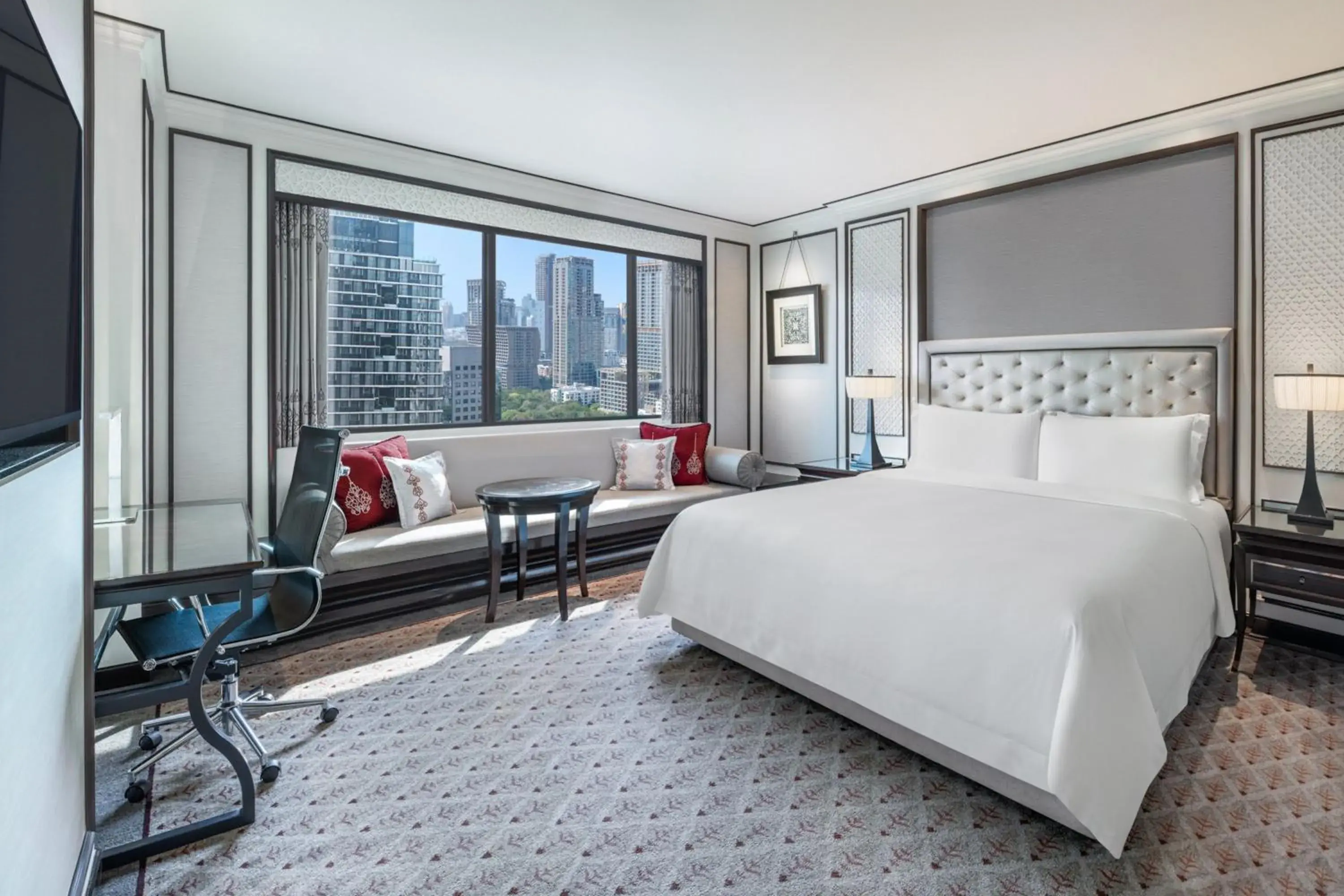 Athenee, Guest room, 1 King, City view in The Athenee Hotel, a Luxury Collection Hotel, Bangkok Athenee, Guest room, 1 King, City view in The Athenee Hotel, a Luxury Collection Hotel, Bangkok