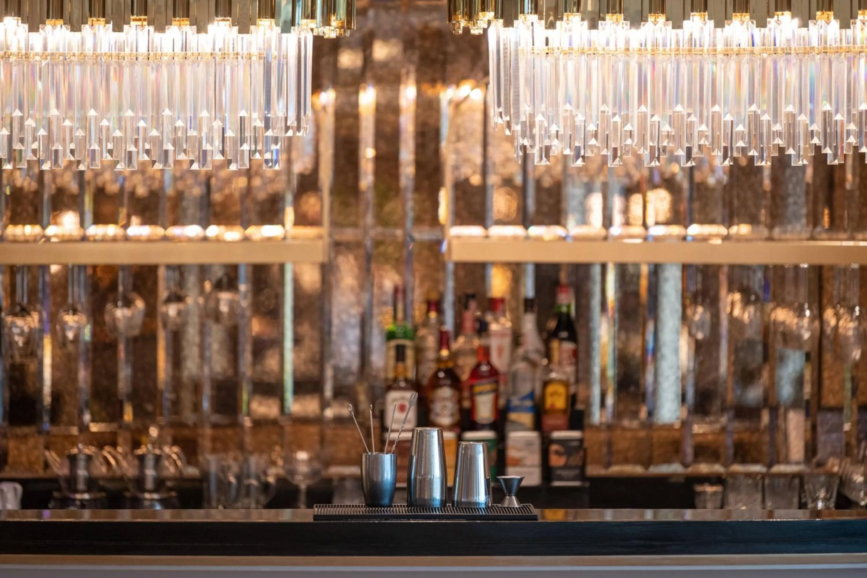 Lounge or bar in The Athenee Hotel, a Luxury Collection Hotel, Bangkok