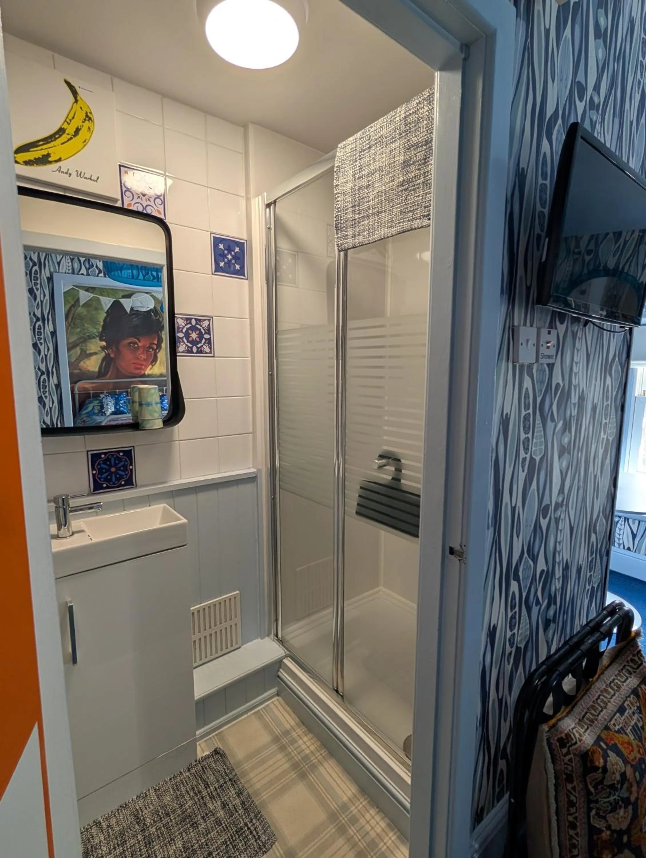 Bathroom in Number 18