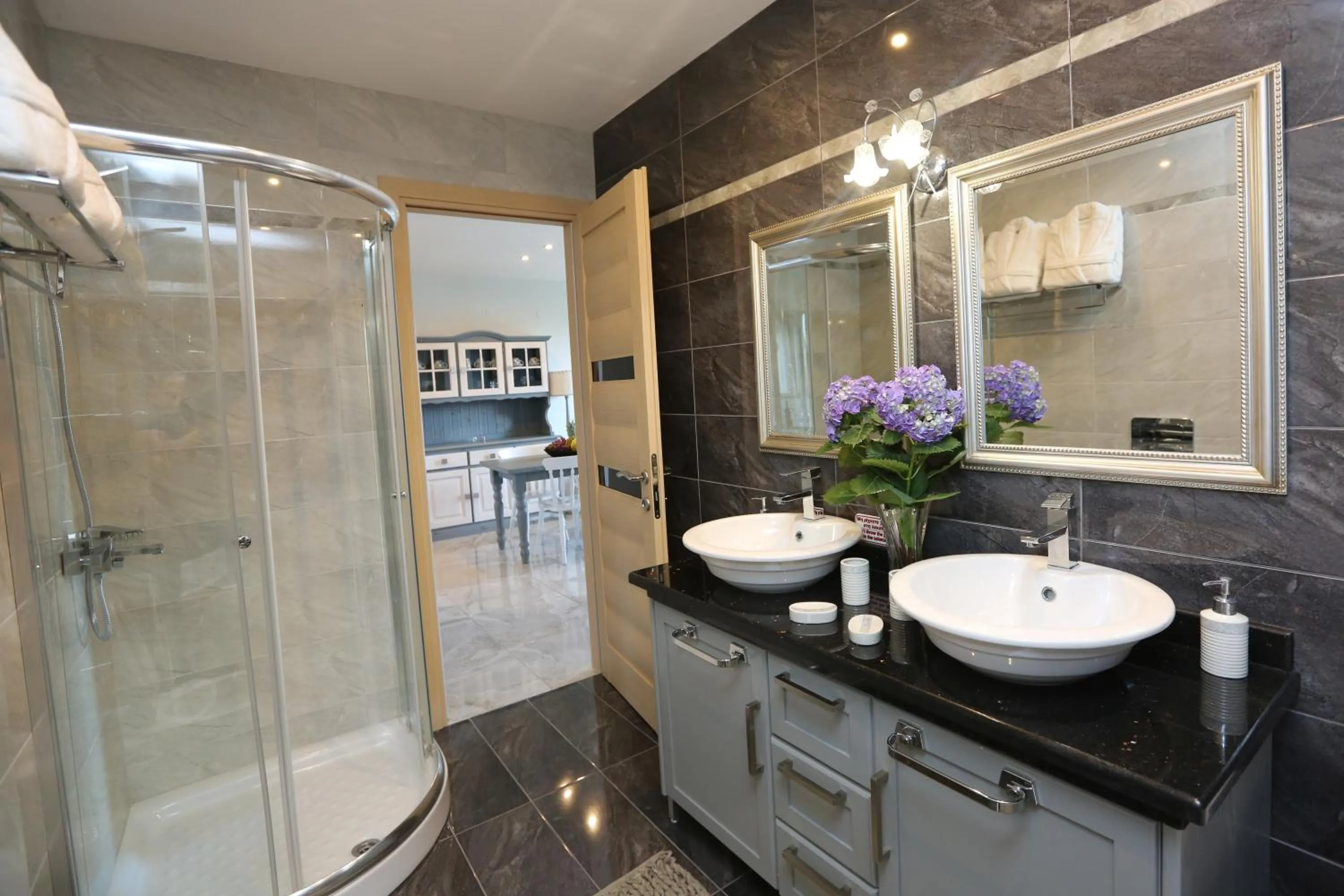 Bathroom in Skiathos Argento