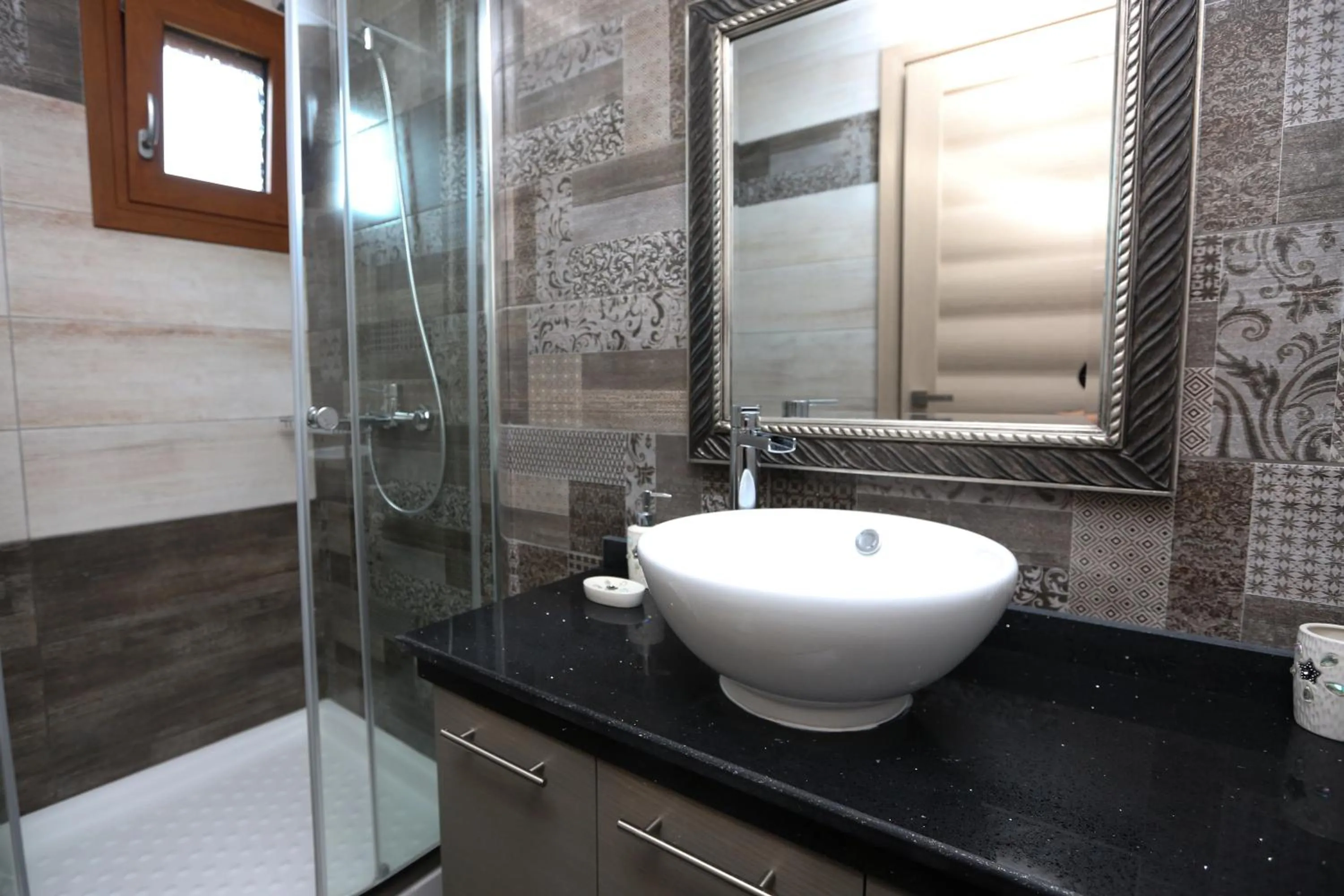 Bathroom in Skiathos Argento