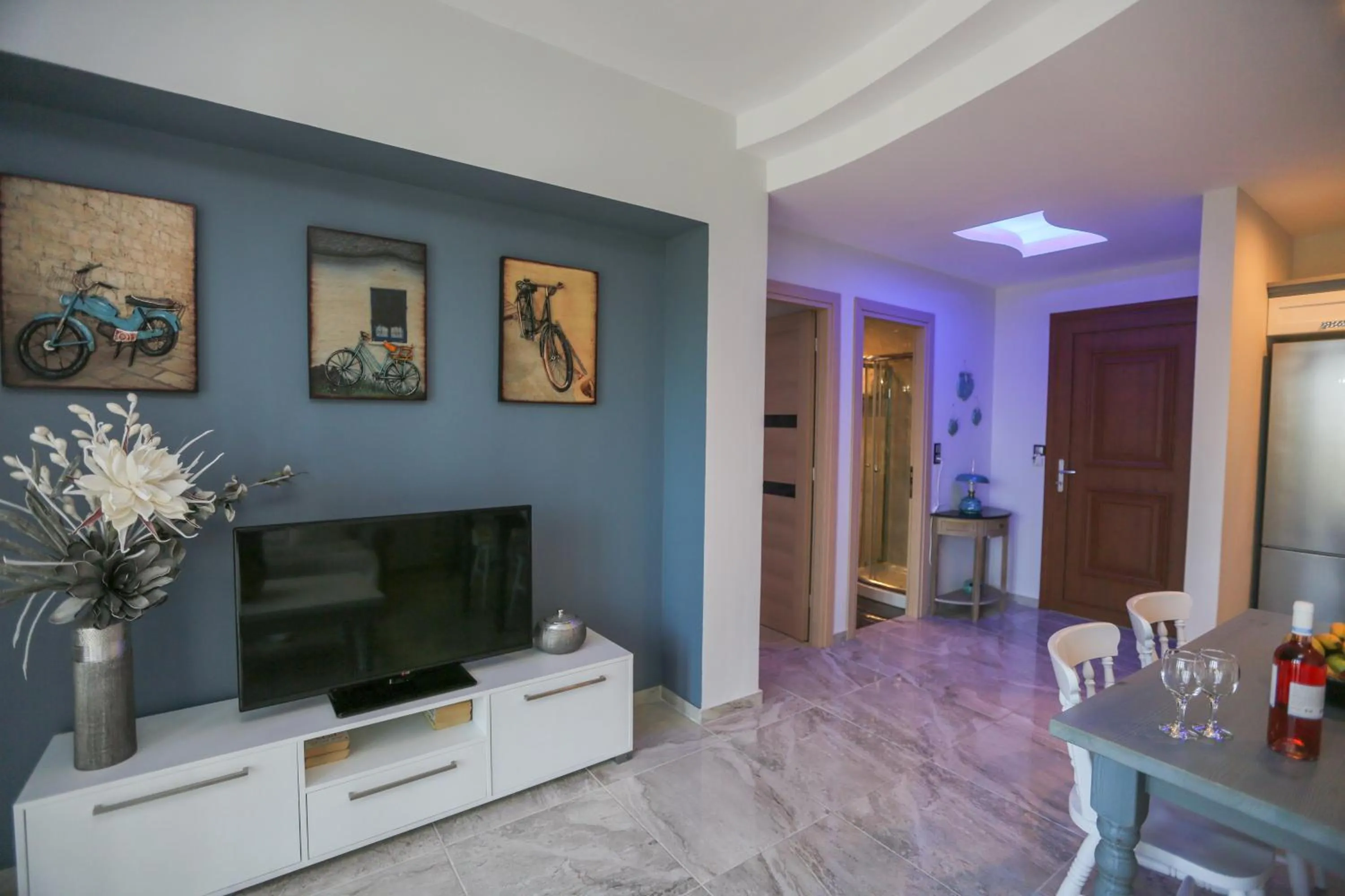 TV and multimedia in Skiathos Argento