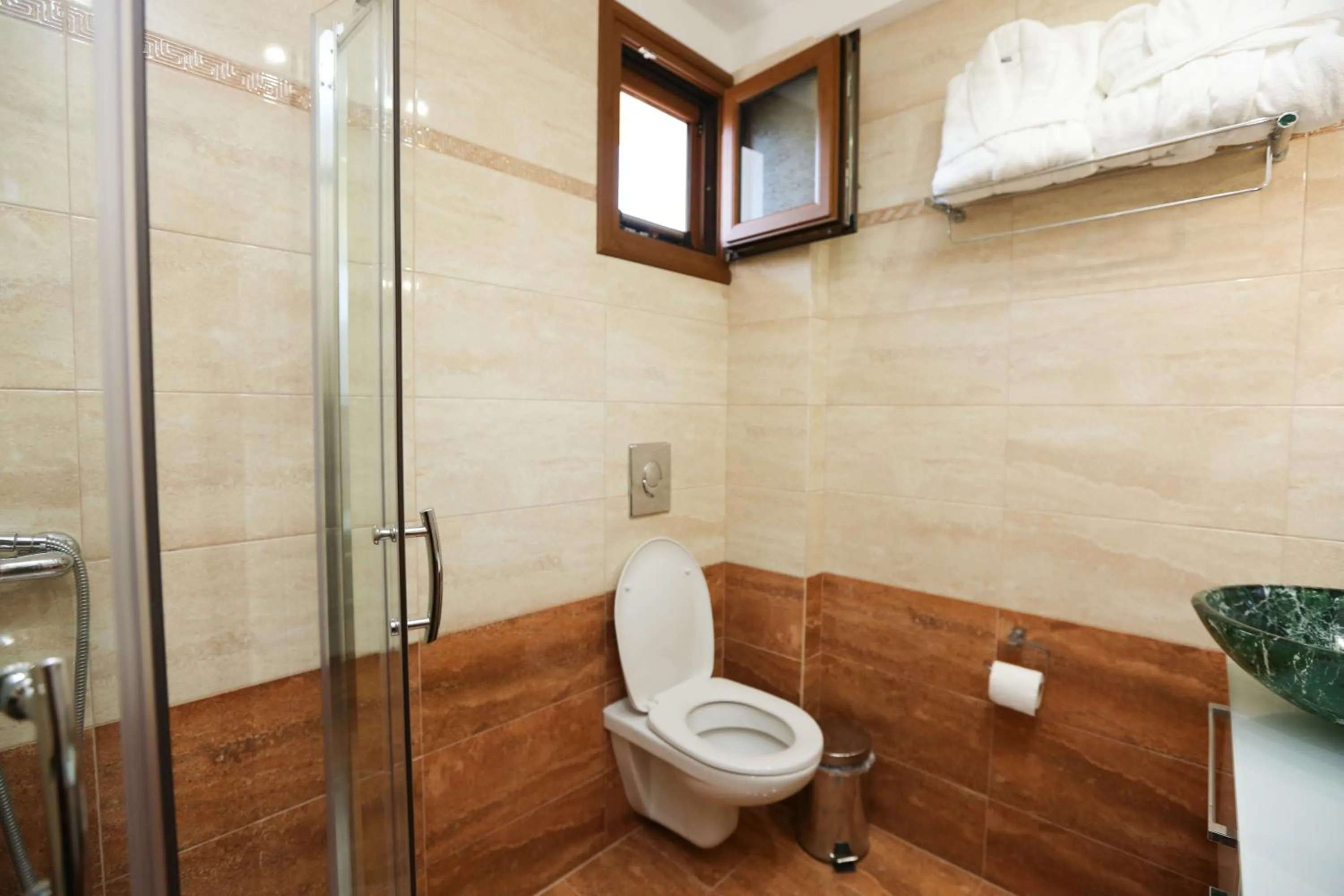 Bathroom in Skiathos Argento